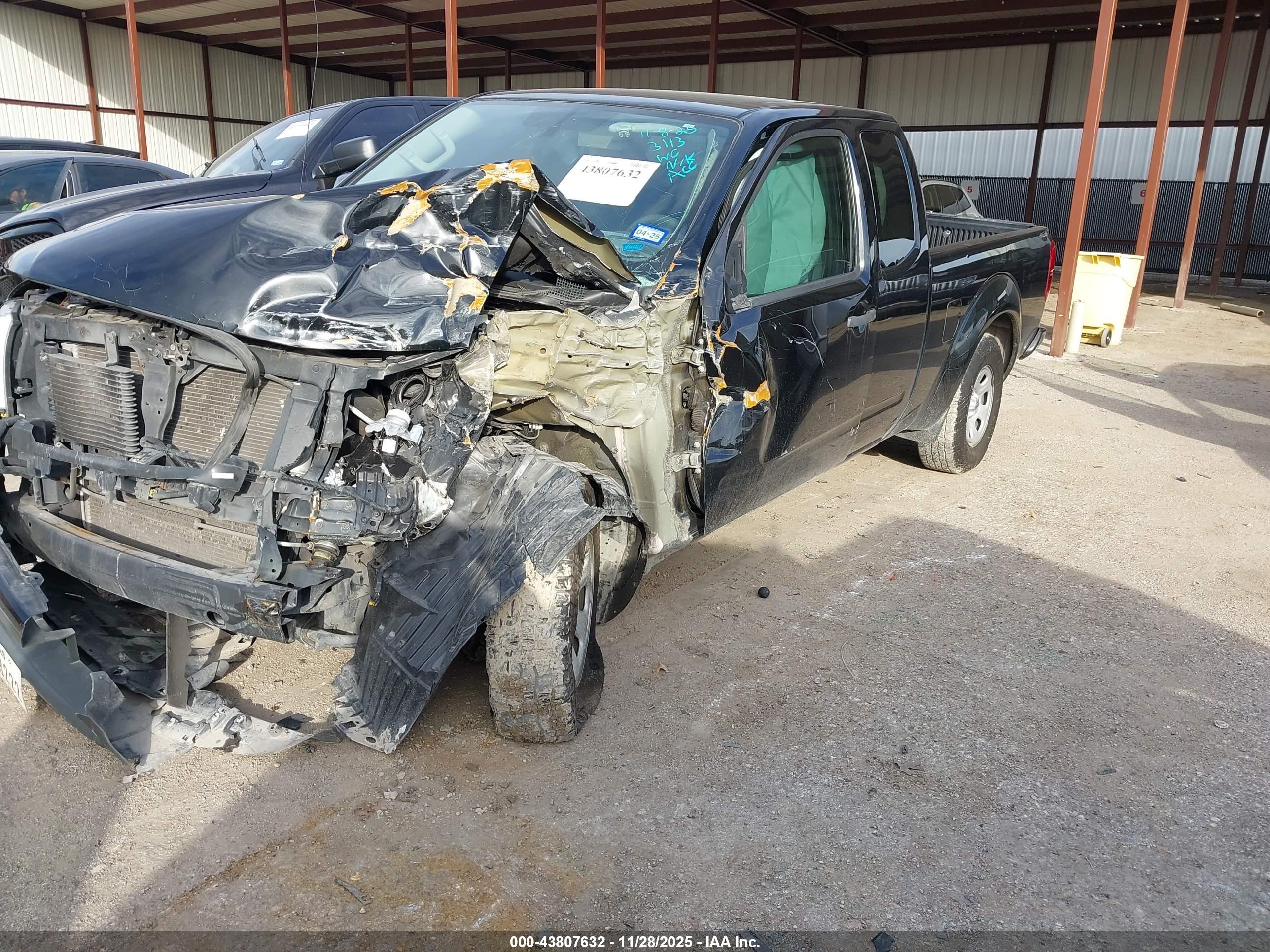 NISSAN FRONTIER image 2