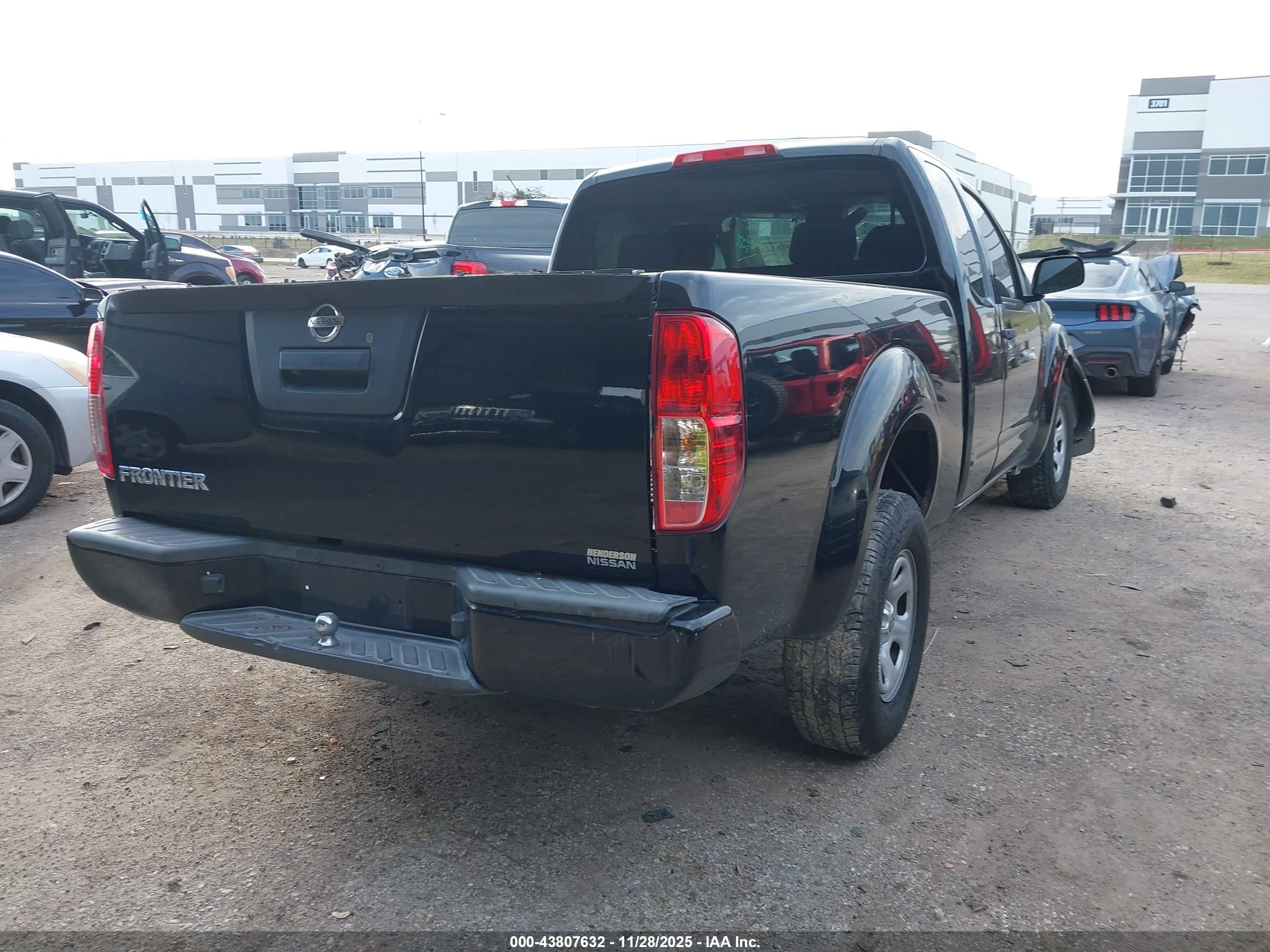 NISSAN FRONTIER image 4