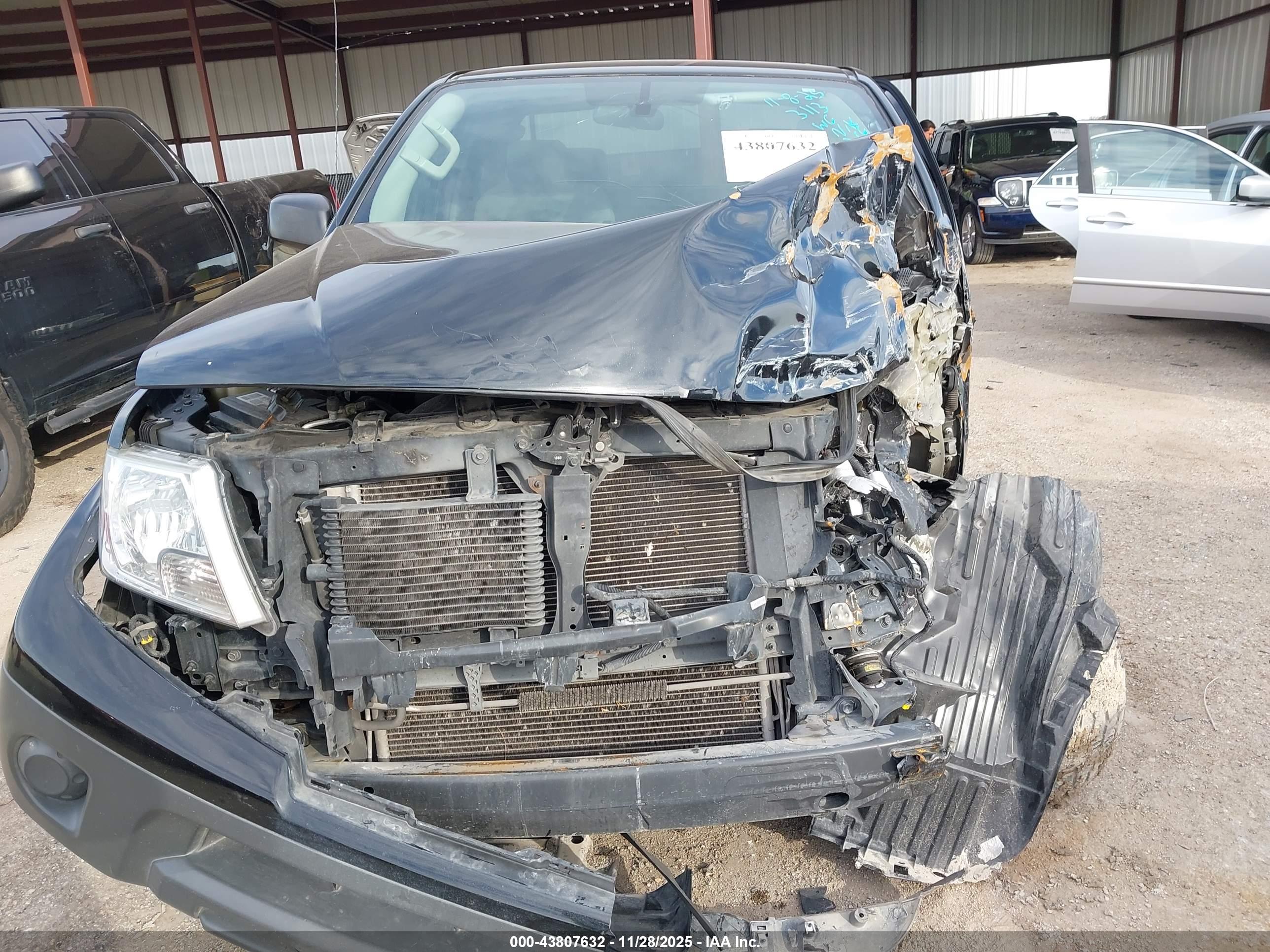 NISSAN FRONTIER image 6