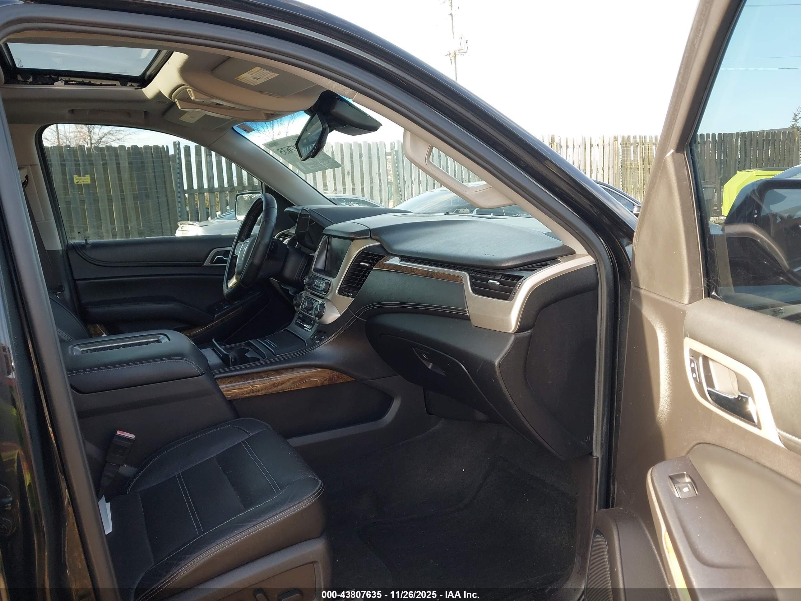 GMC YUKON image 5