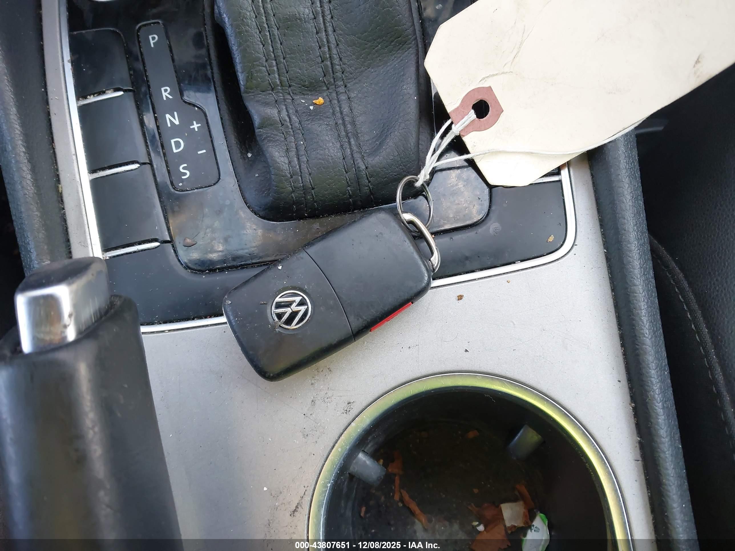 VOLKSWAGEN PASSAT image 11