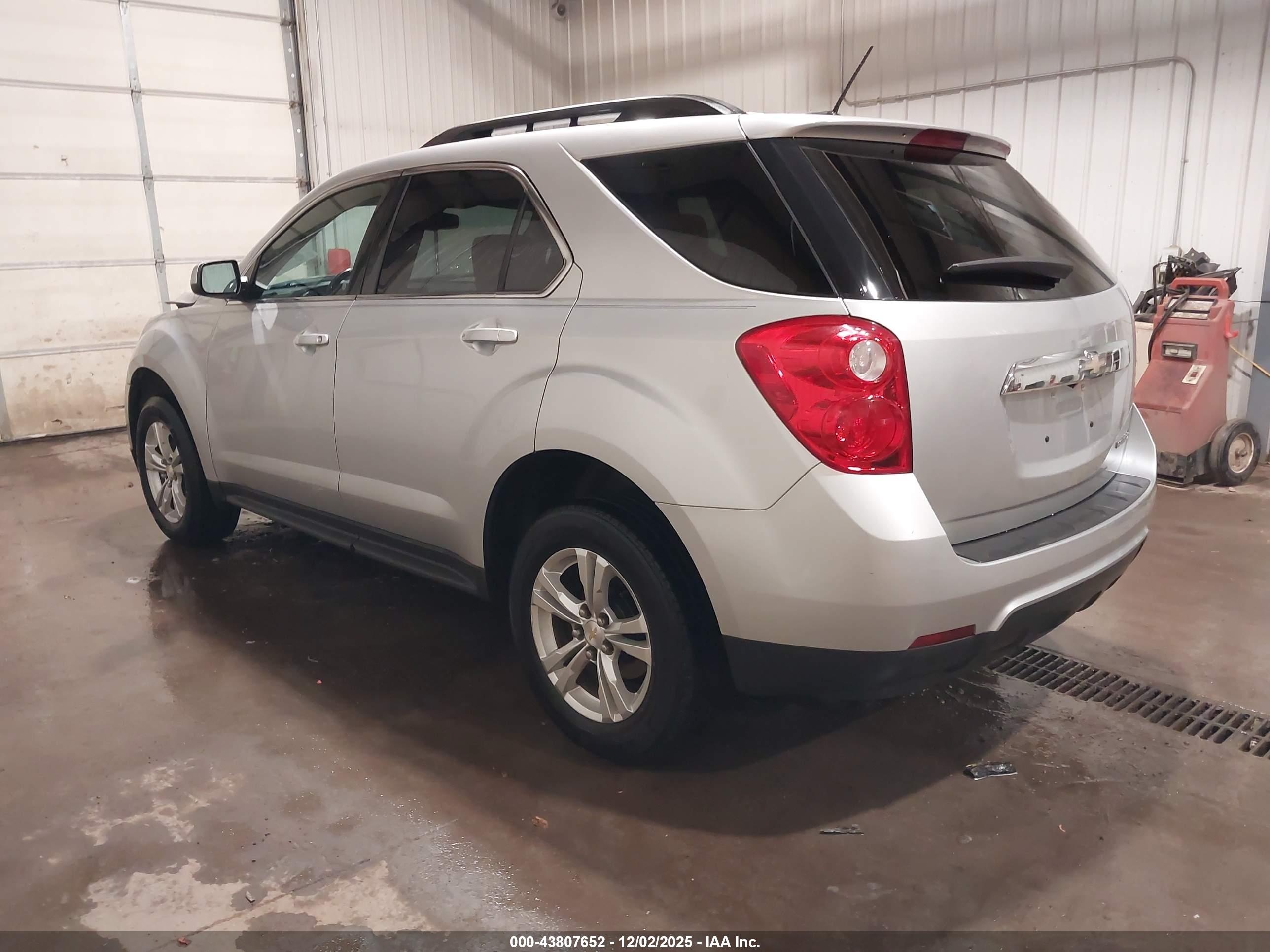 CHEVROLET EQUINOX image 3