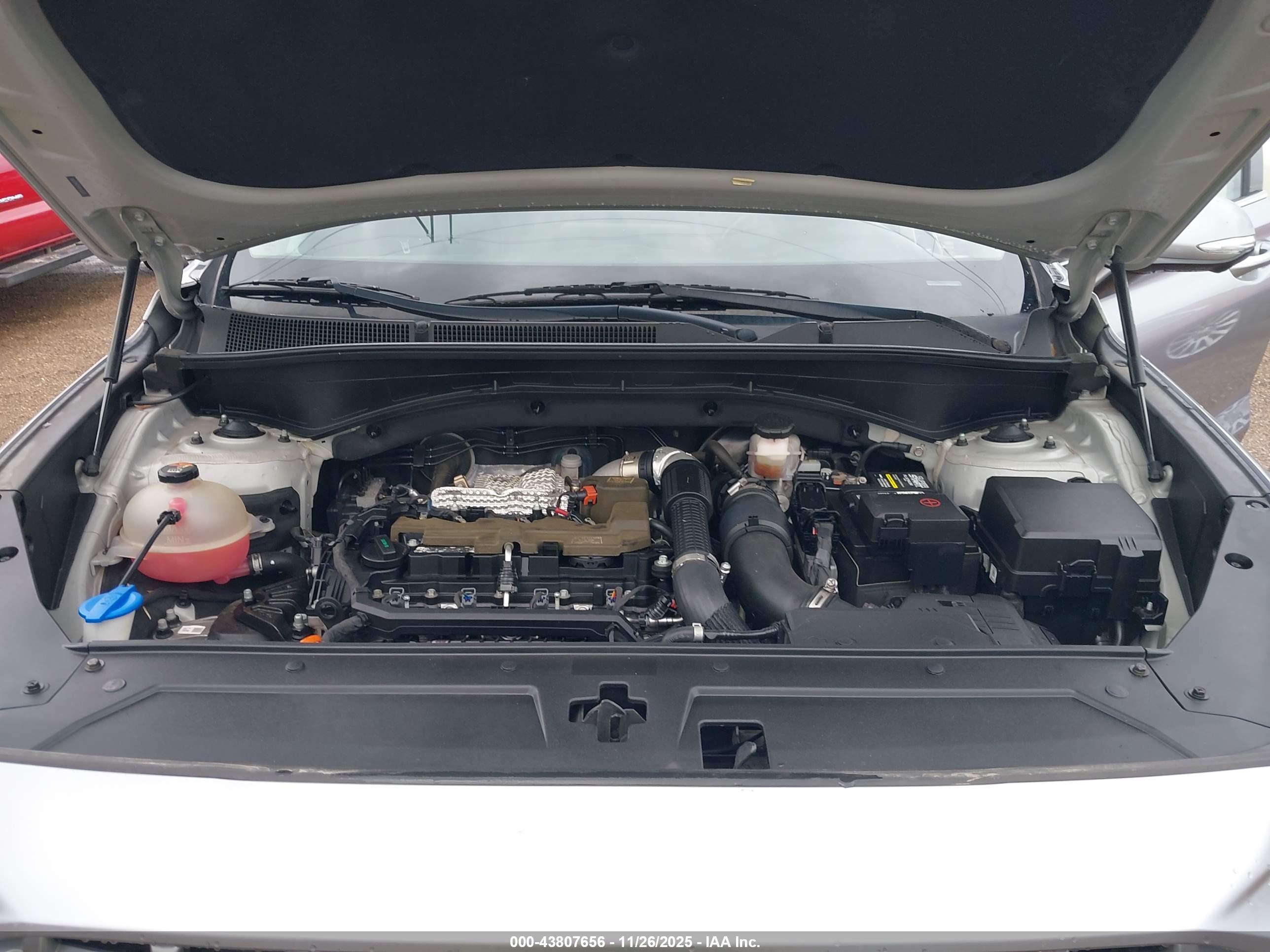 HYUNDAI SANTA image 10