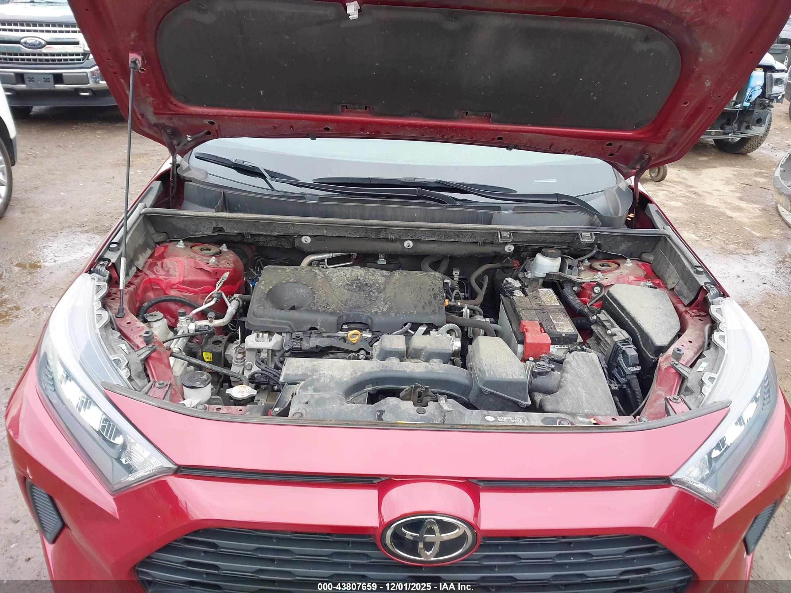 TOYOTA RAV4 image 10
