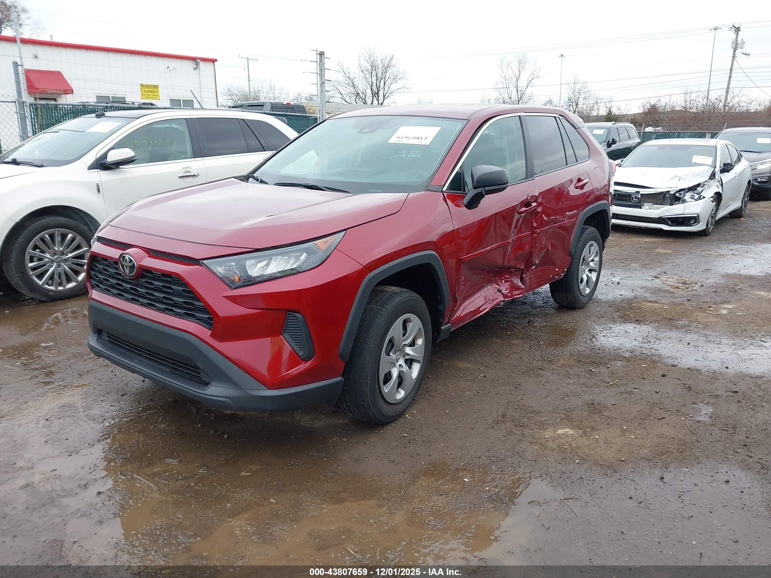 TOYOTA RAV4 image 2
