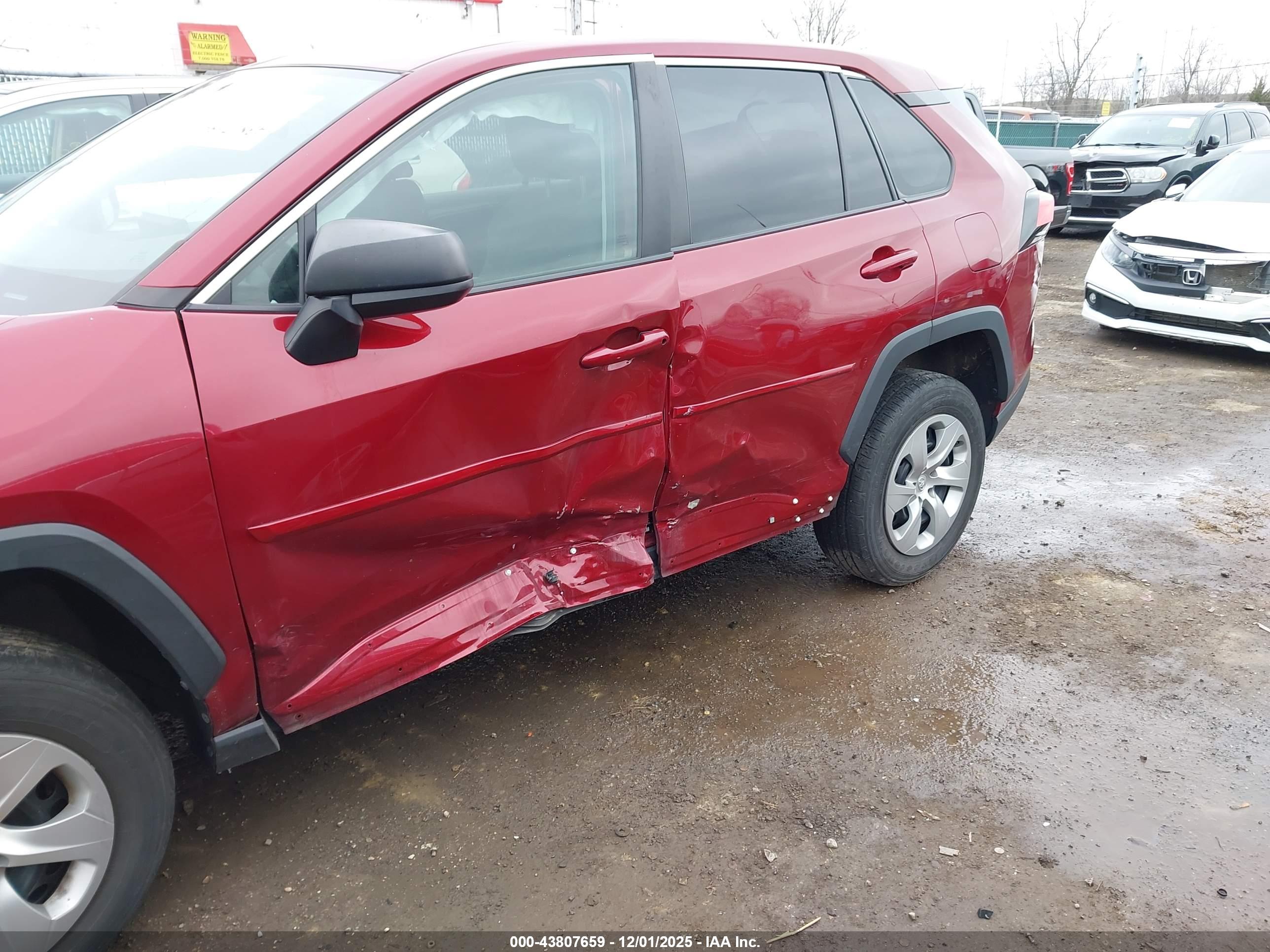 TOYOTA RAV4 image 6