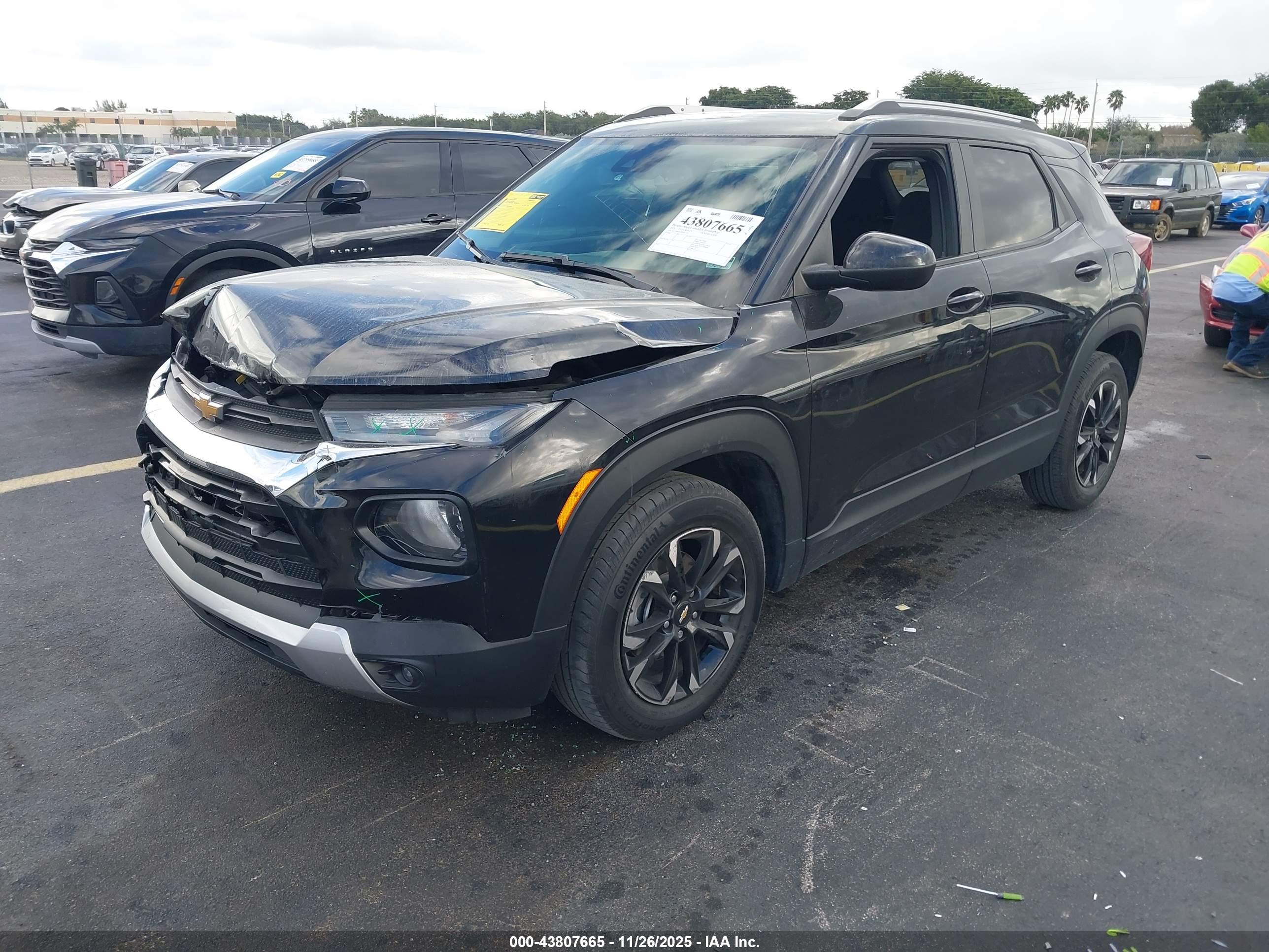 CHEVROLET TRAILBLAZER image 2