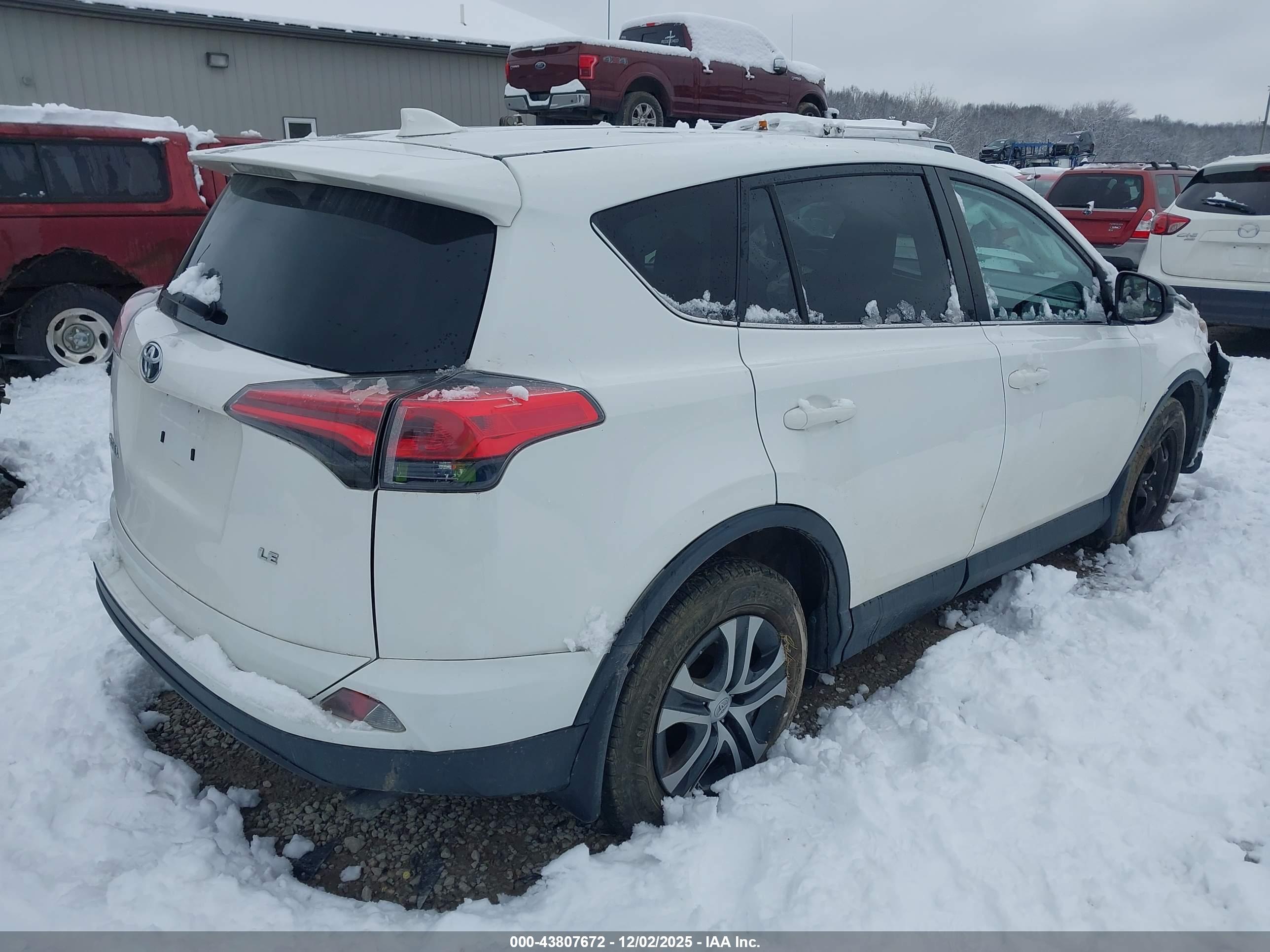TOYOTA RAV4 image 4