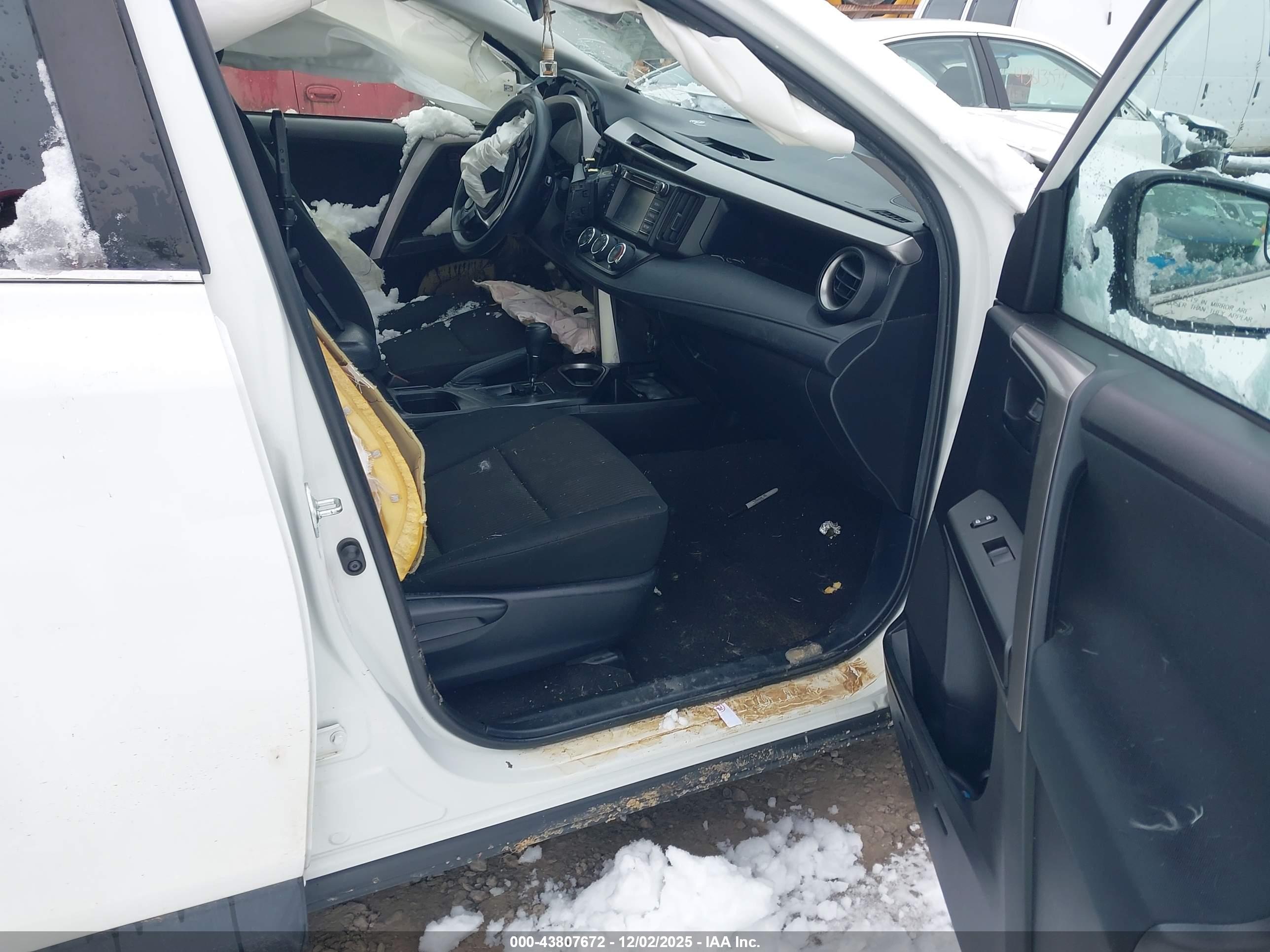 TOYOTA RAV4 image 5