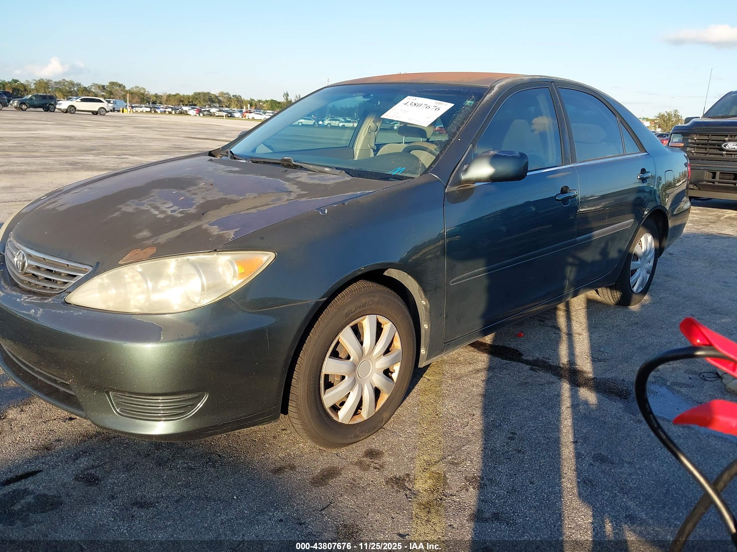 TOYOTA CAMRY image 2