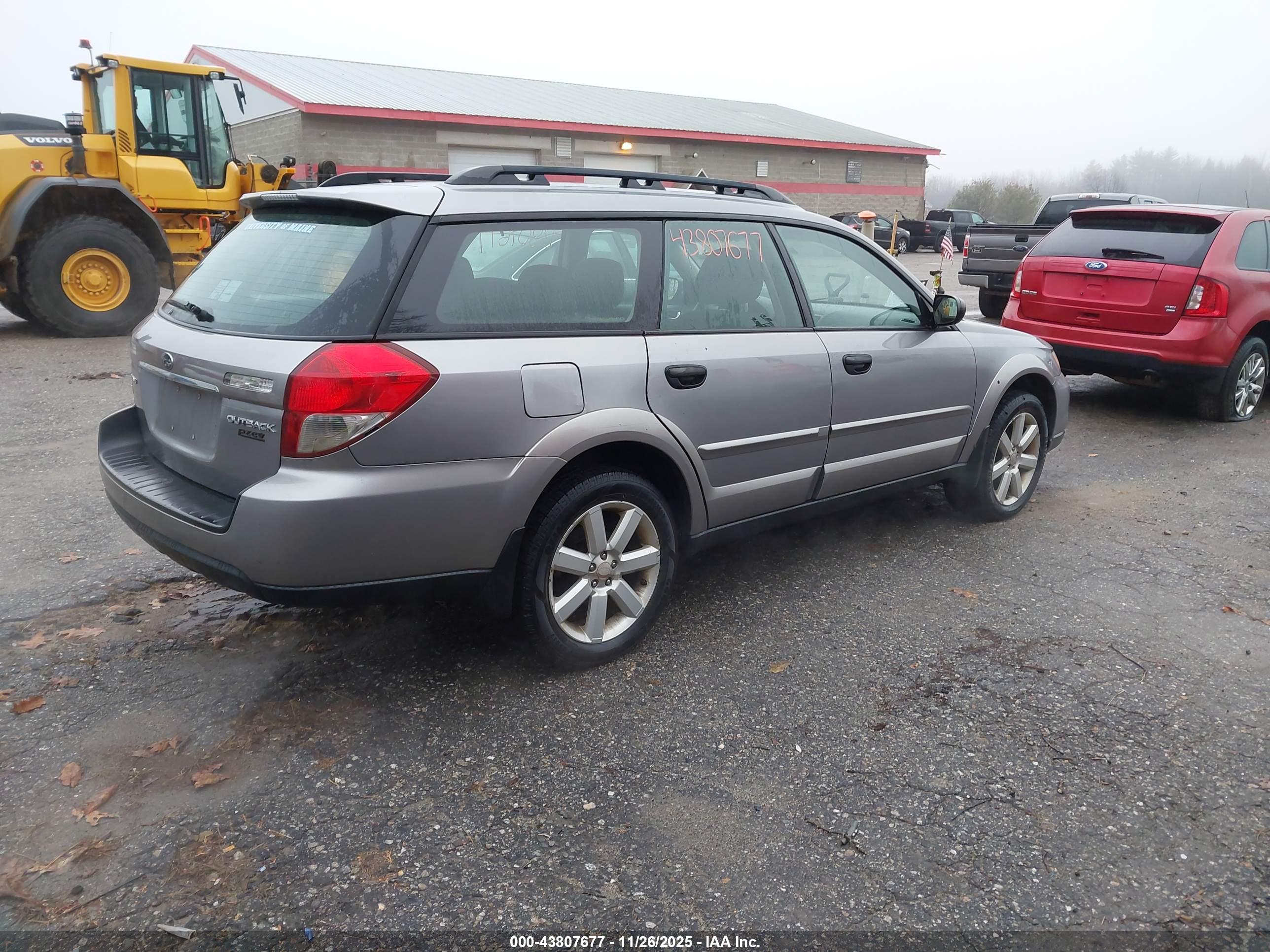SUBARU OUTBACK image 4