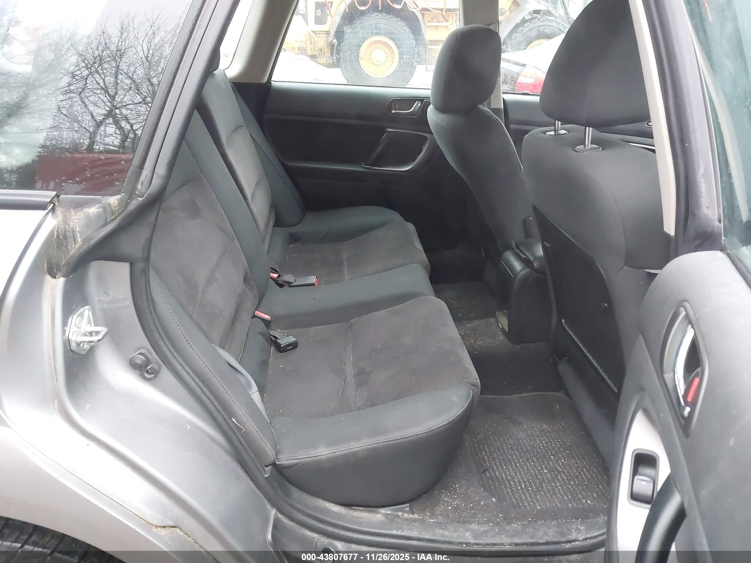 SUBARU OUTBACK image 8