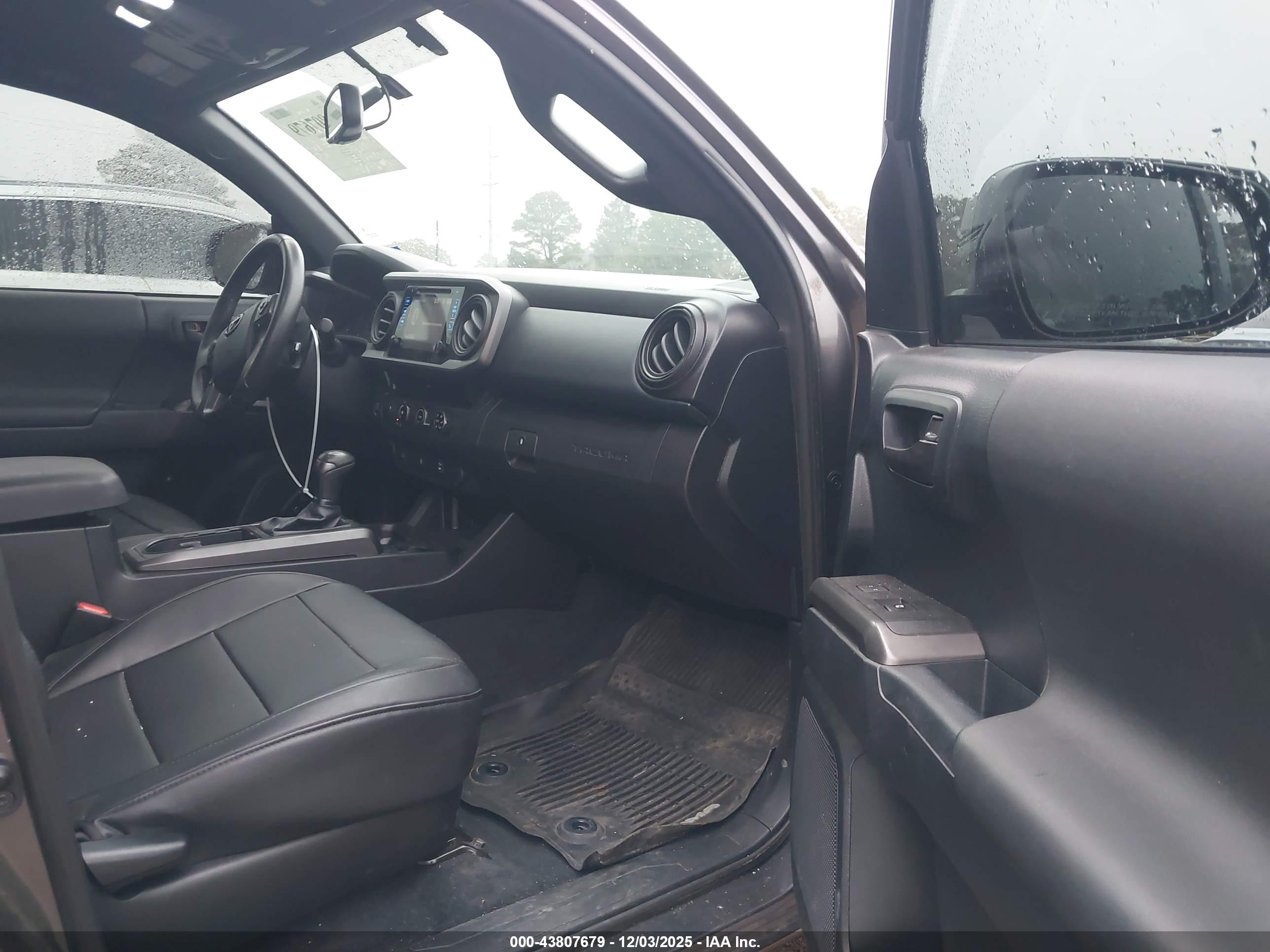 TOYOTA TACOMA image 5