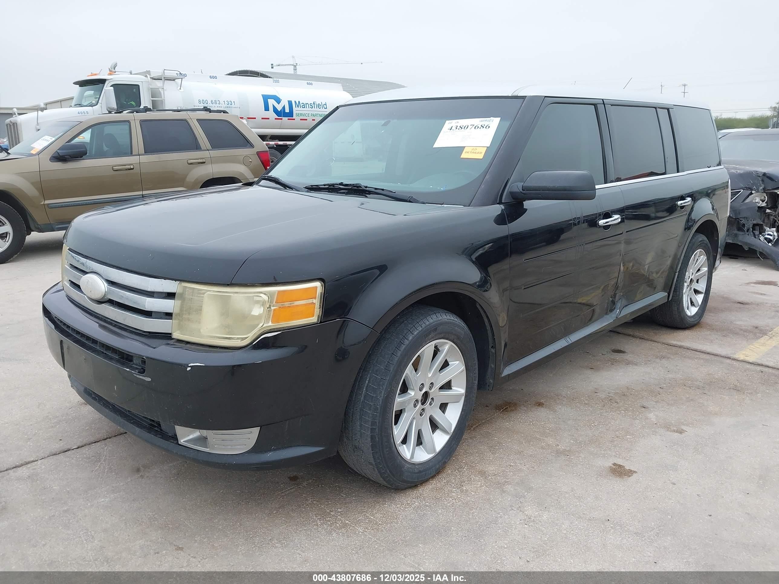 FORD FLEX image 2