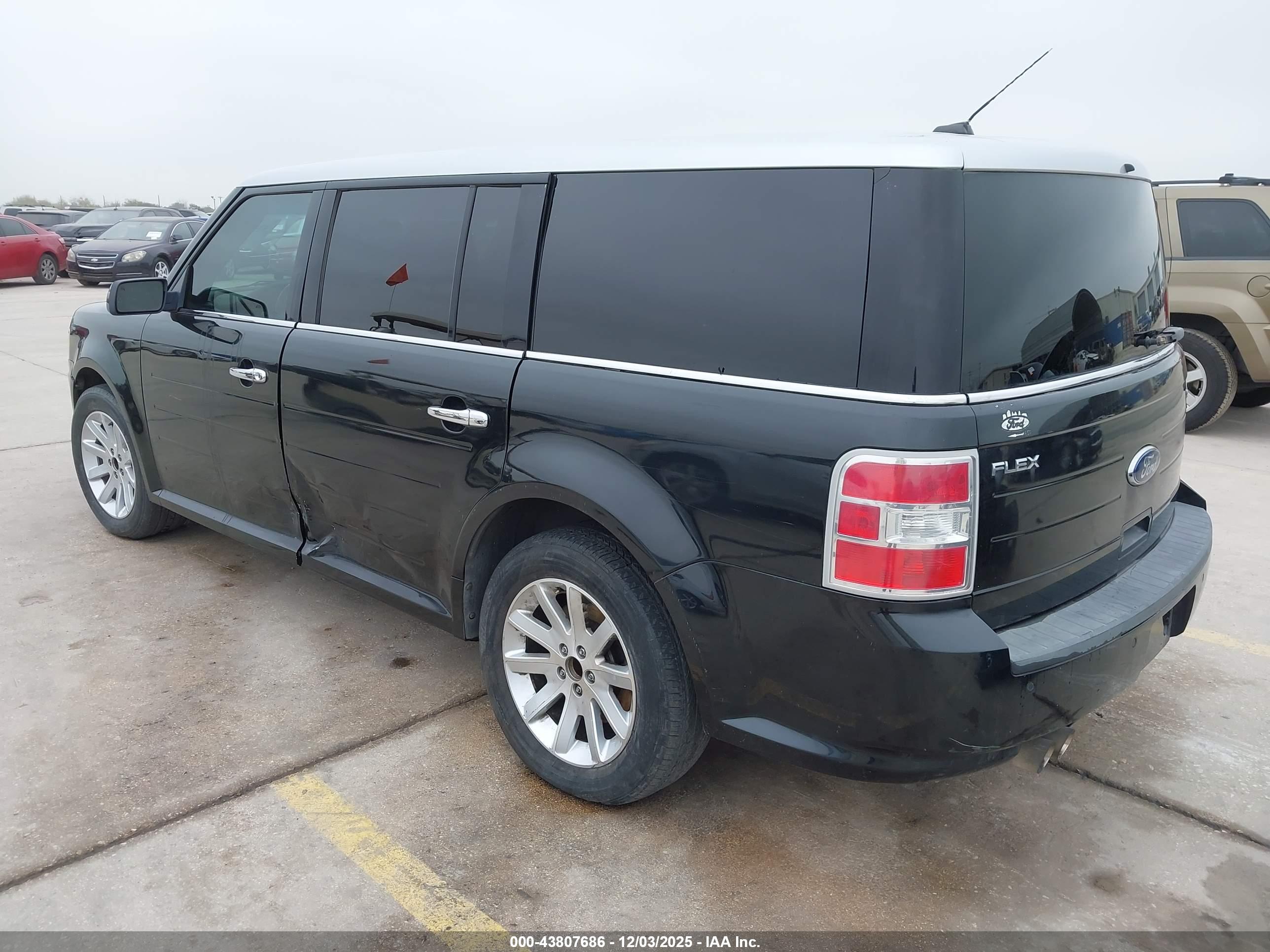 FORD FLEX image 3
