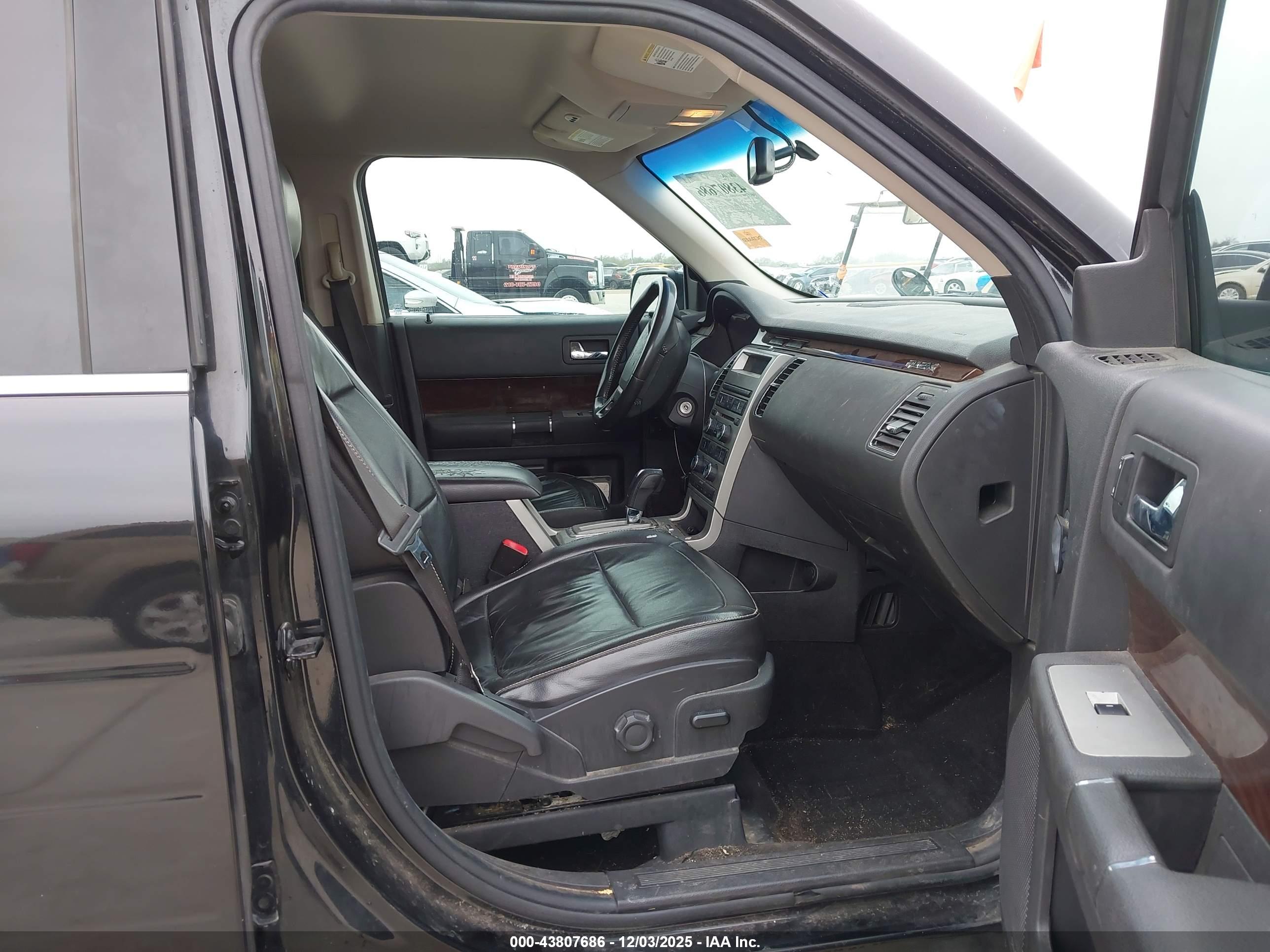 FORD FLEX image 5