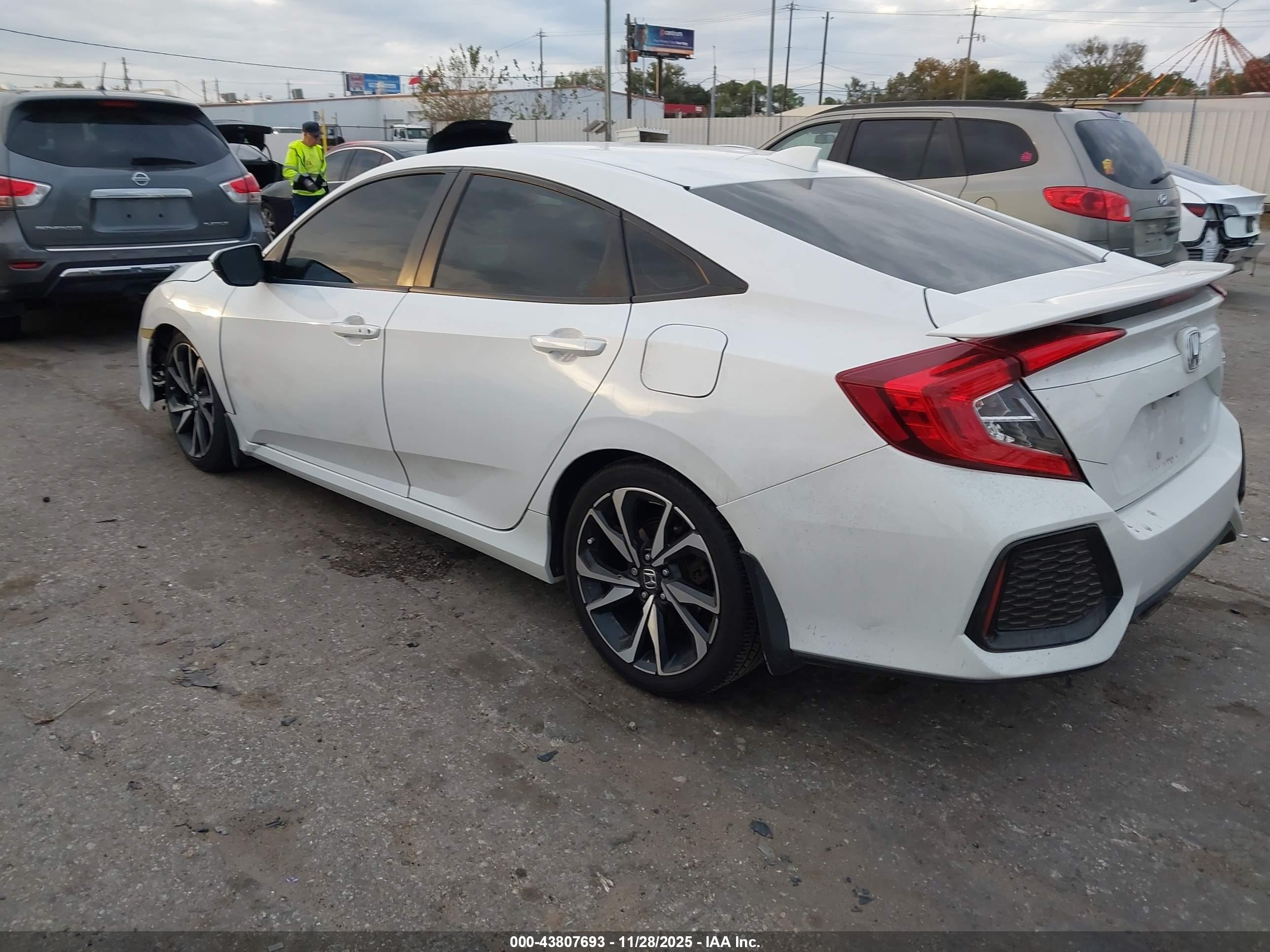 HONDA CIVIC image 3
