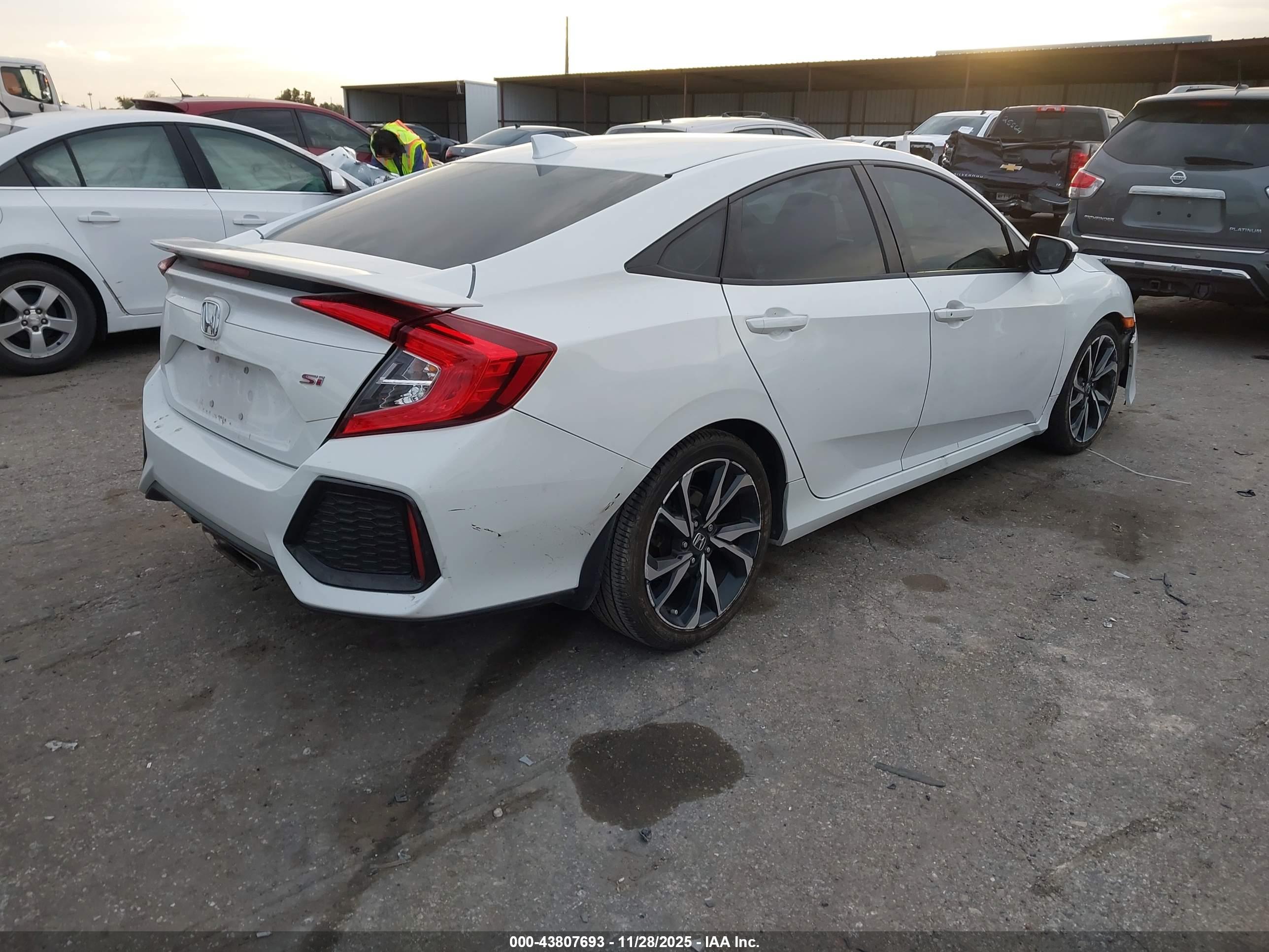 HONDA CIVIC image 4