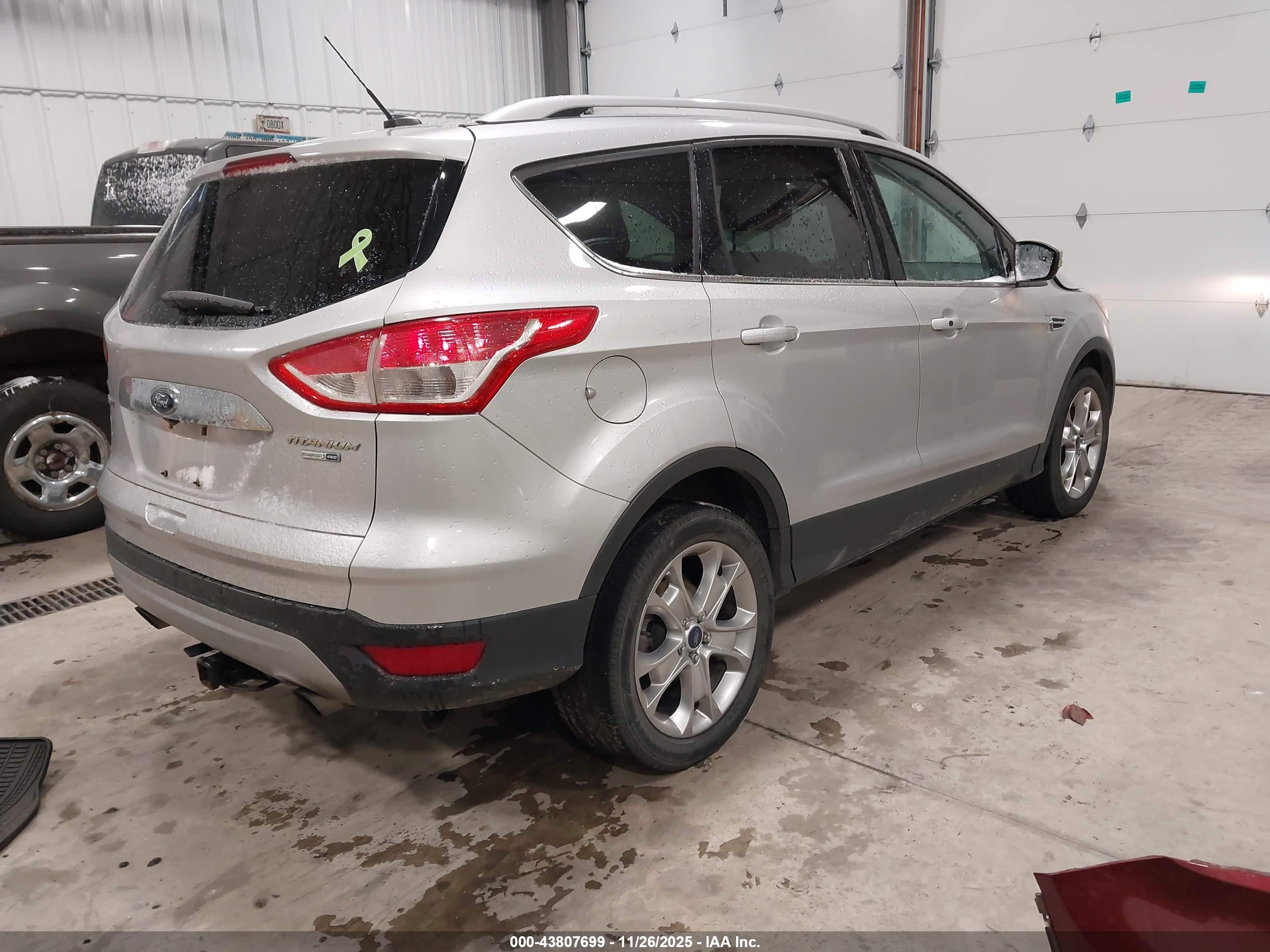 FORD ESCAPE image 4