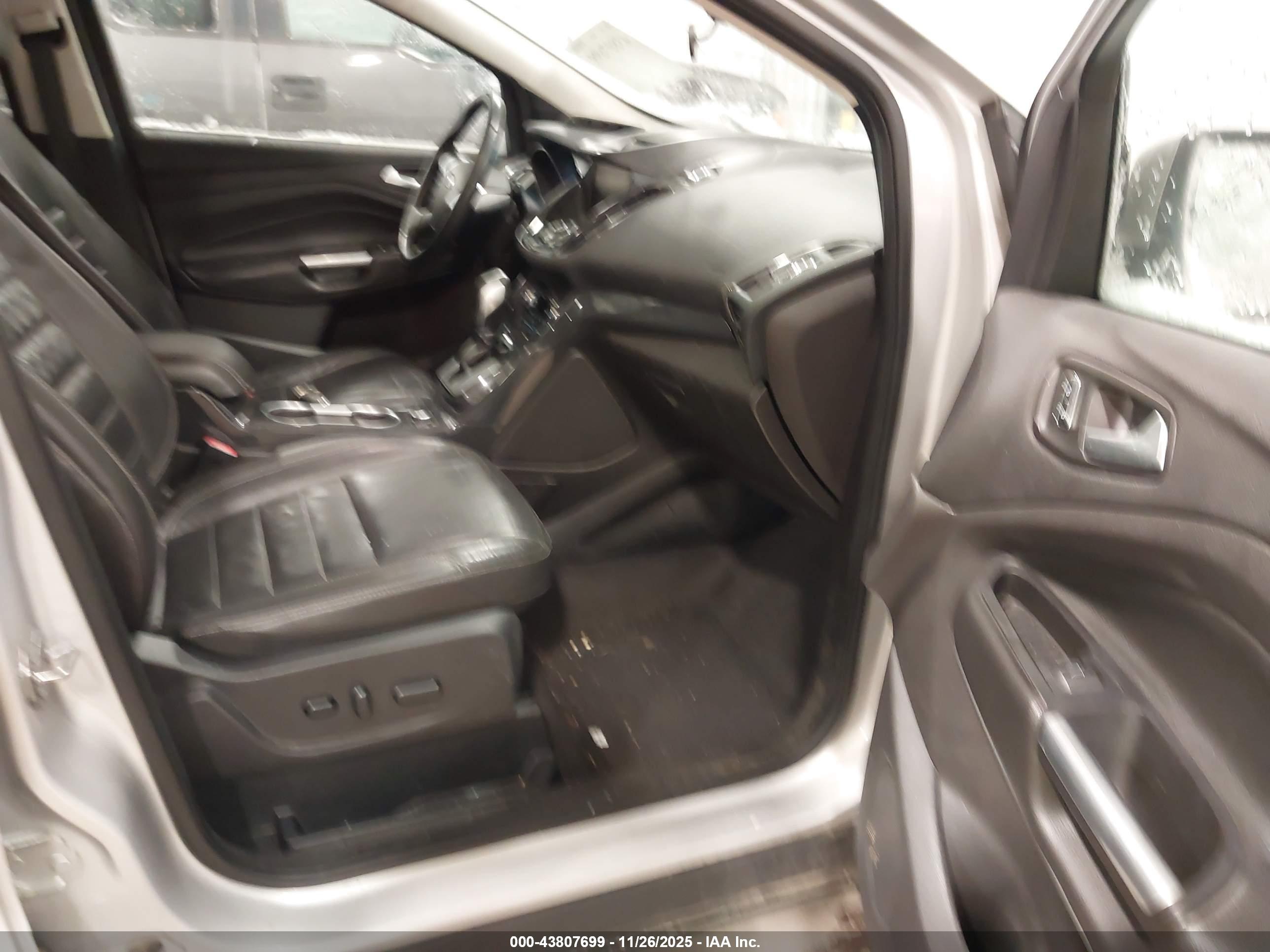 FORD ESCAPE image 5