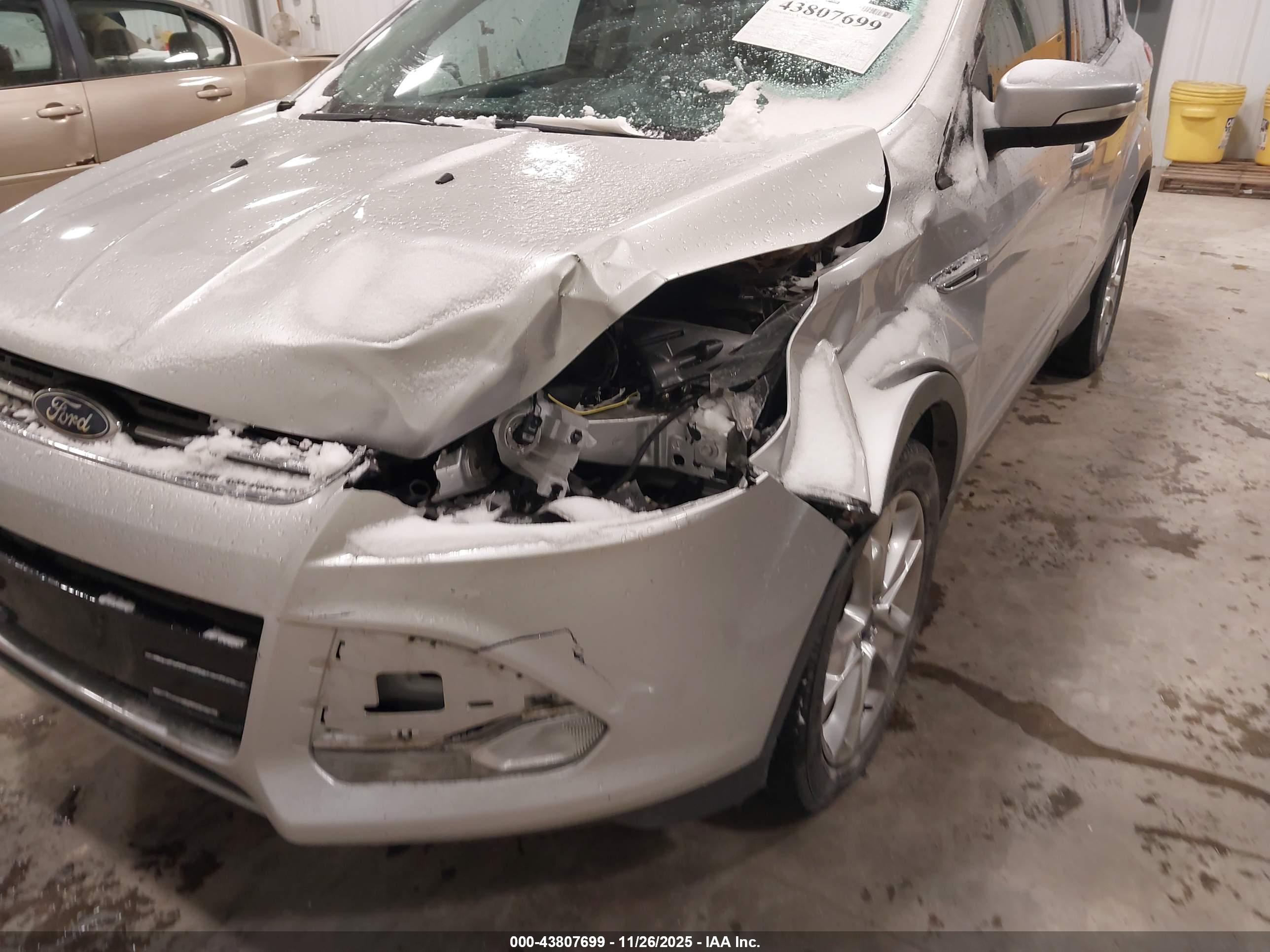 FORD ESCAPE image 6