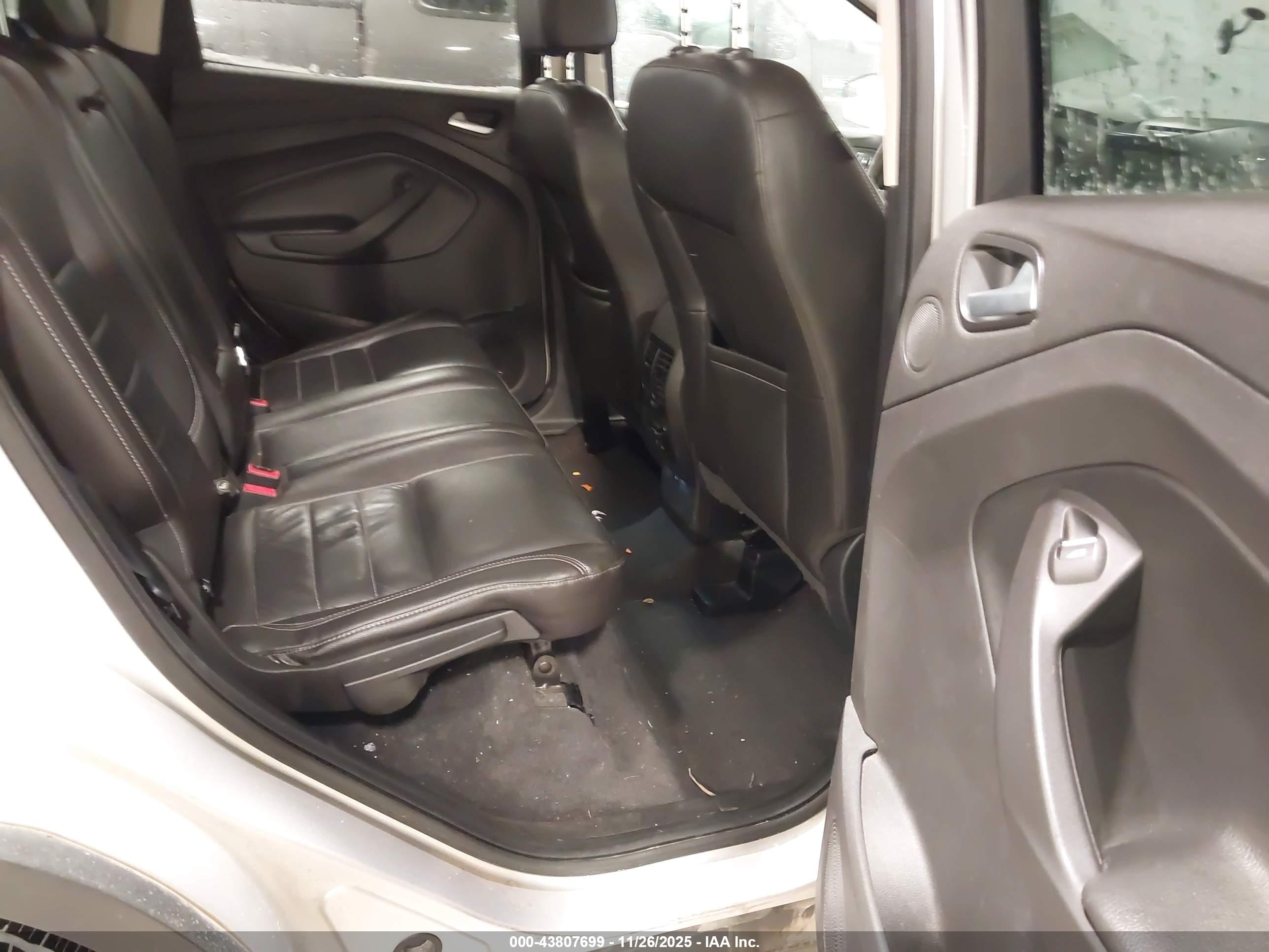 FORD ESCAPE image 8