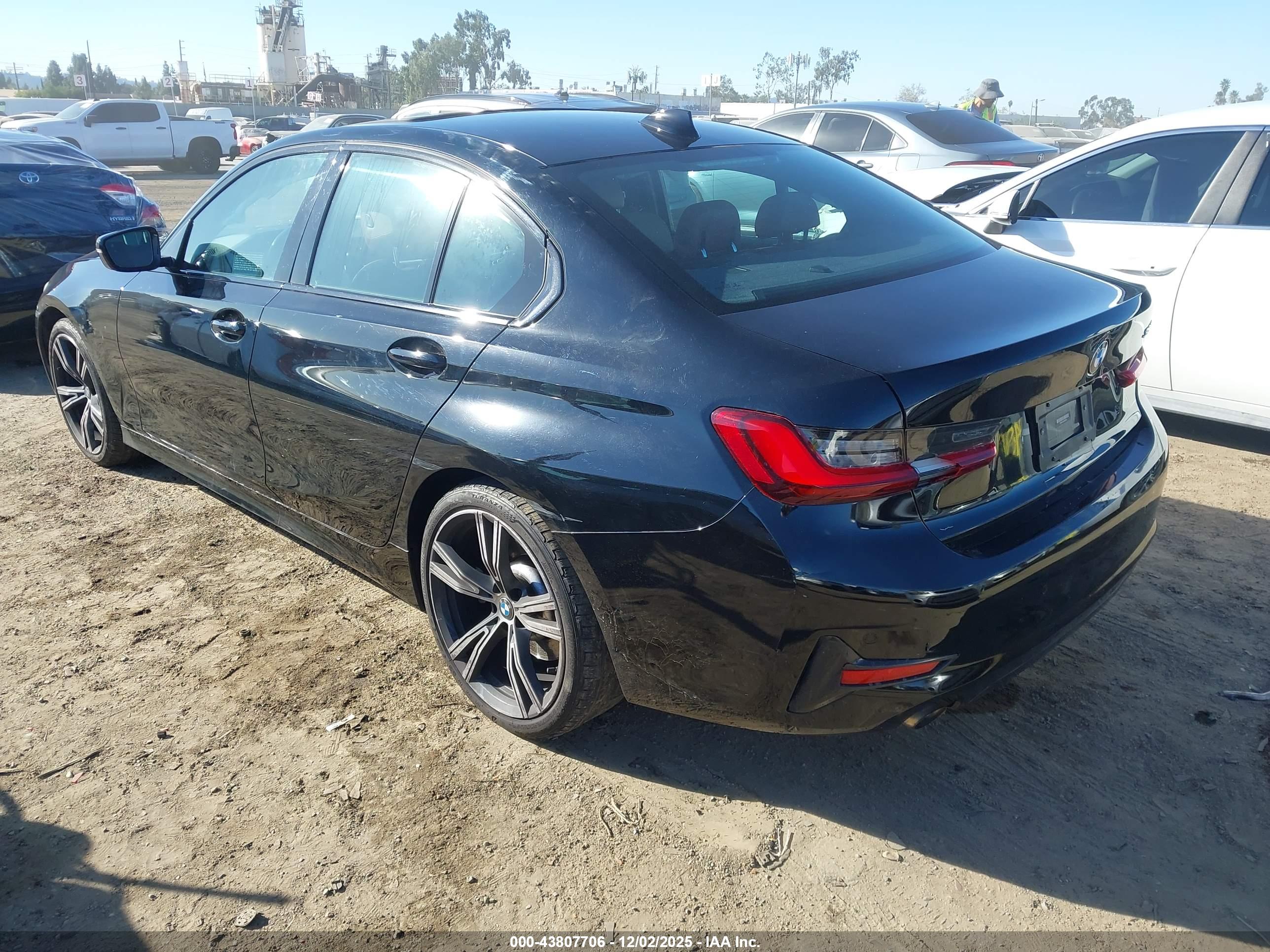 BMW 330I image 3