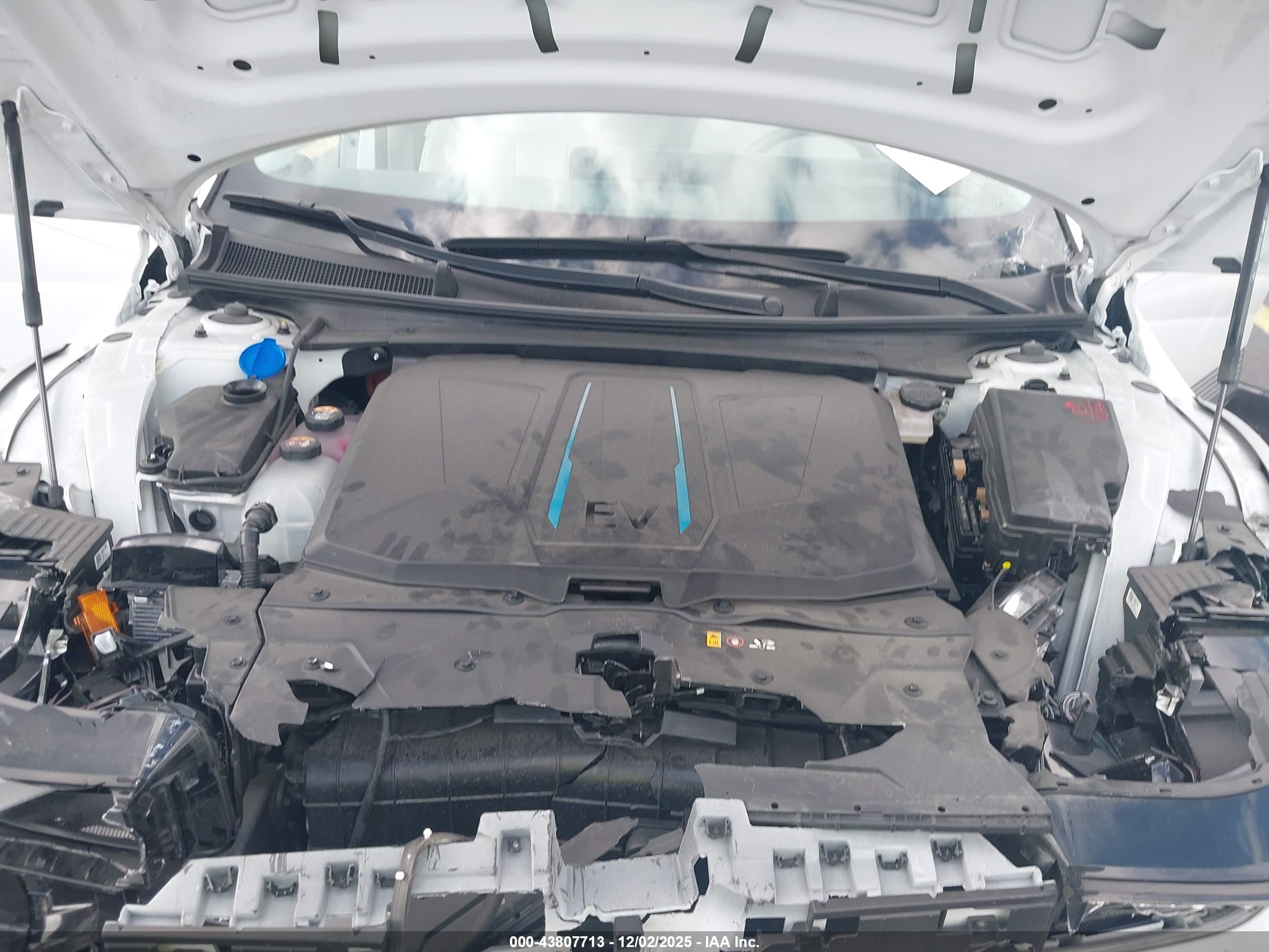 HYUNDAI IONIQ image 10