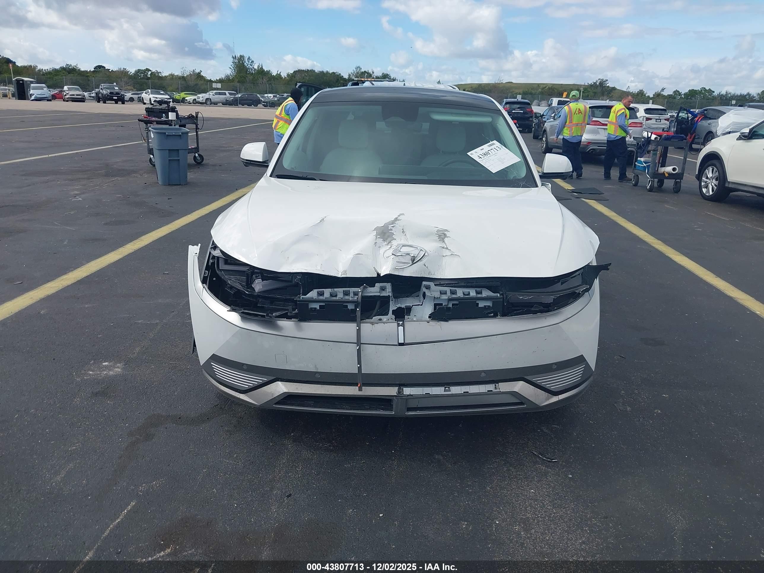HYUNDAI IONIQ image 6