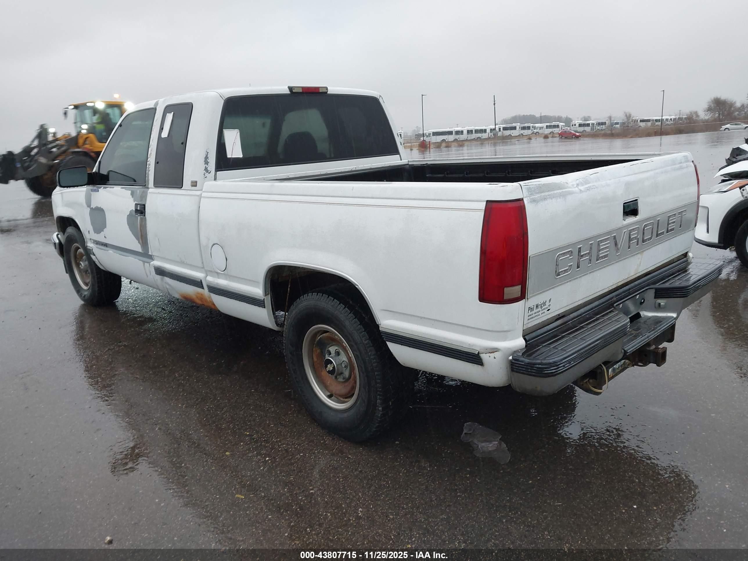 CHEVROLET GMT-400 image 3