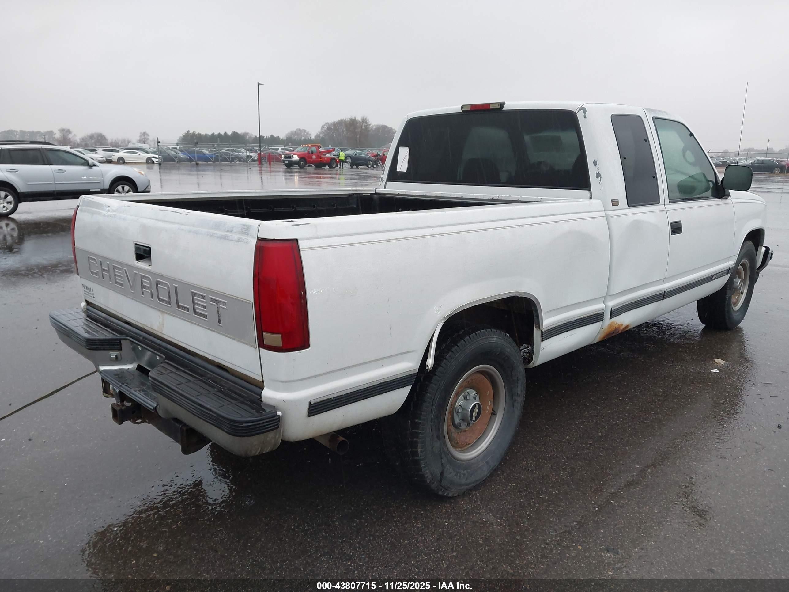 CHEVROLET GMT-400 image 4