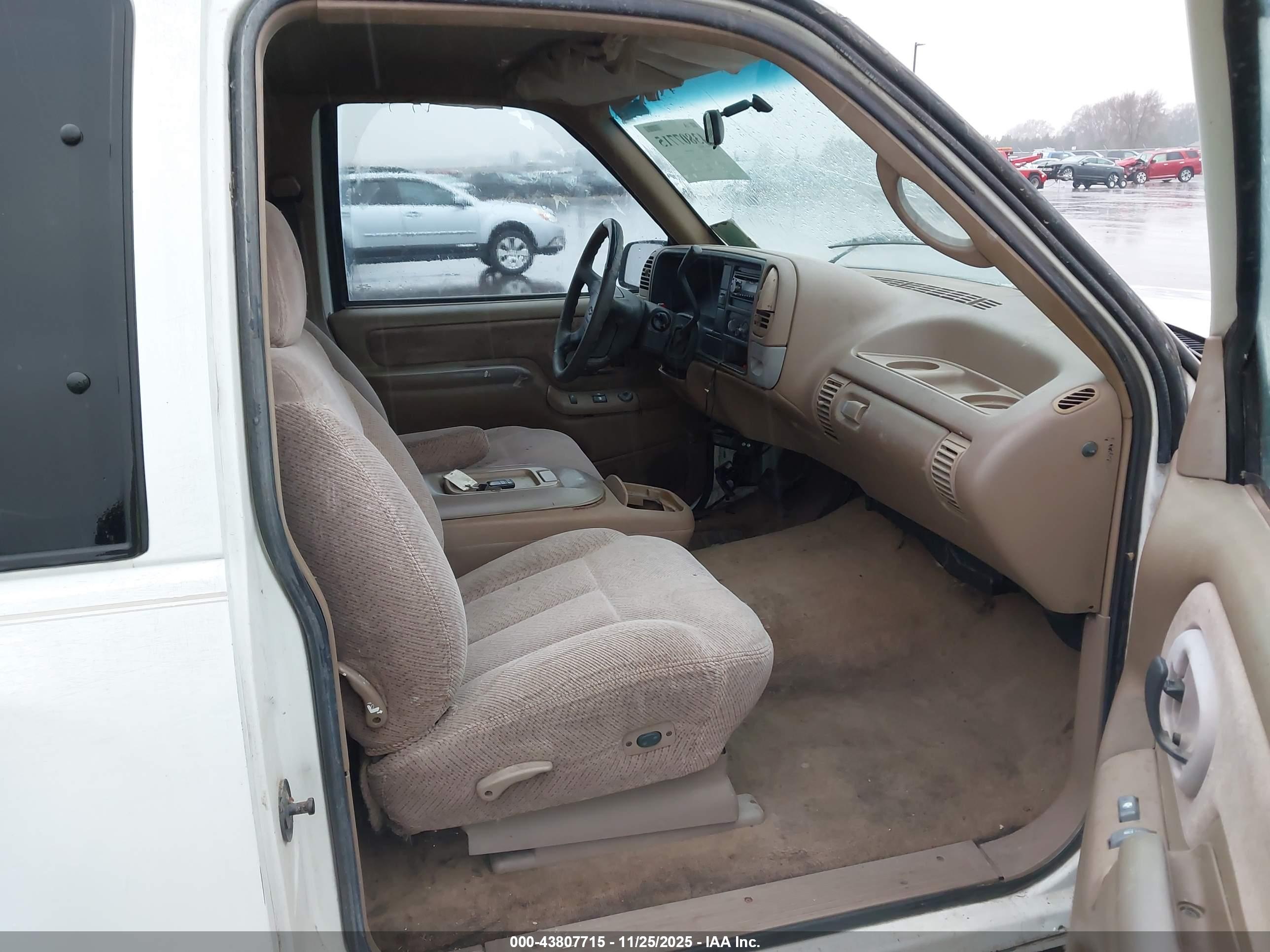 CHEVROLET GMT-400 image 5