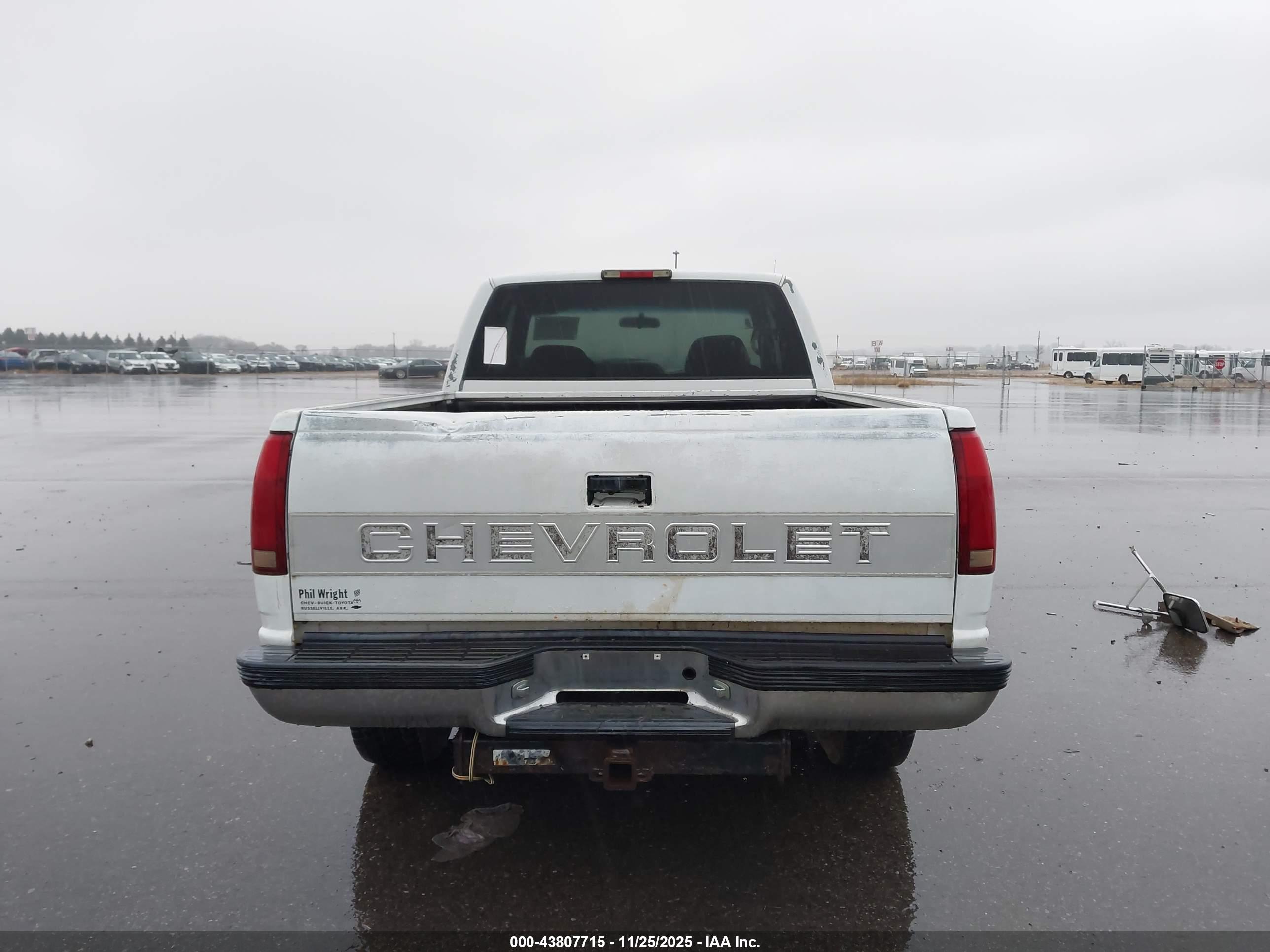 CHEVROLET GMT-400 image 6