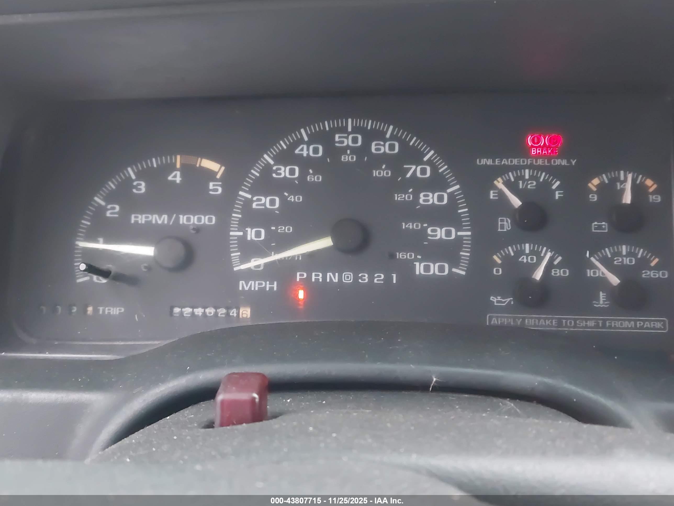CHEVROLET GMT-400 image 7