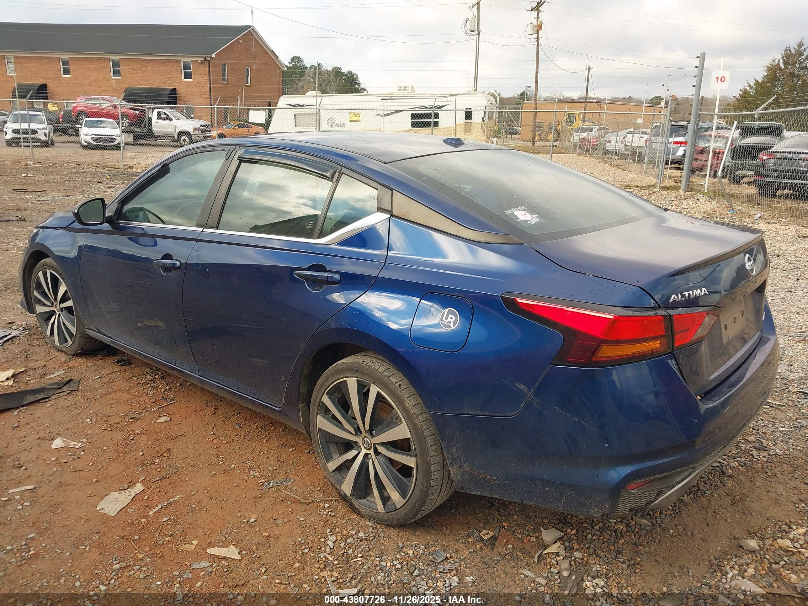 NISSAN ALTIMA image 3