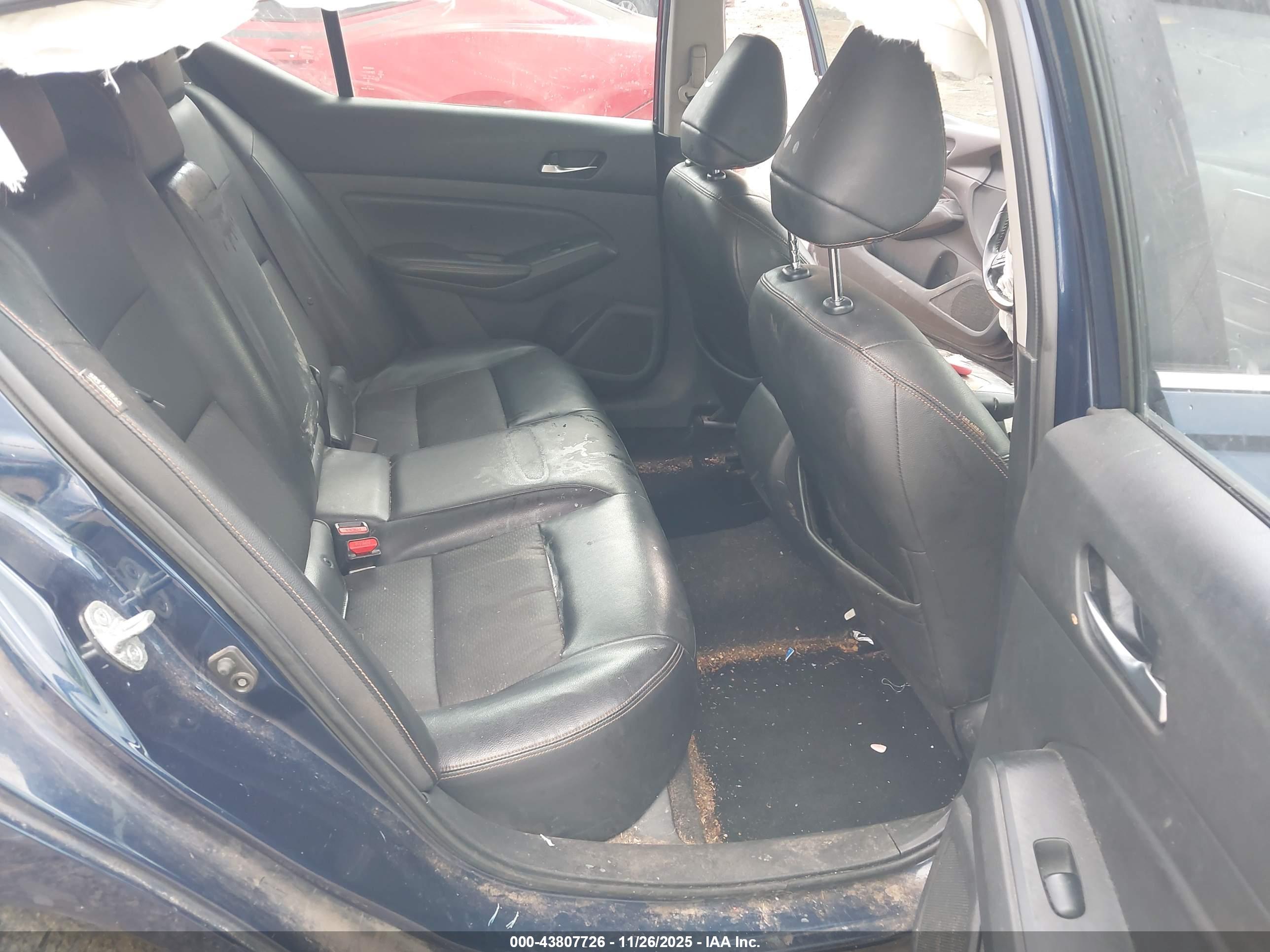 NISSAN ALTIMA image 8