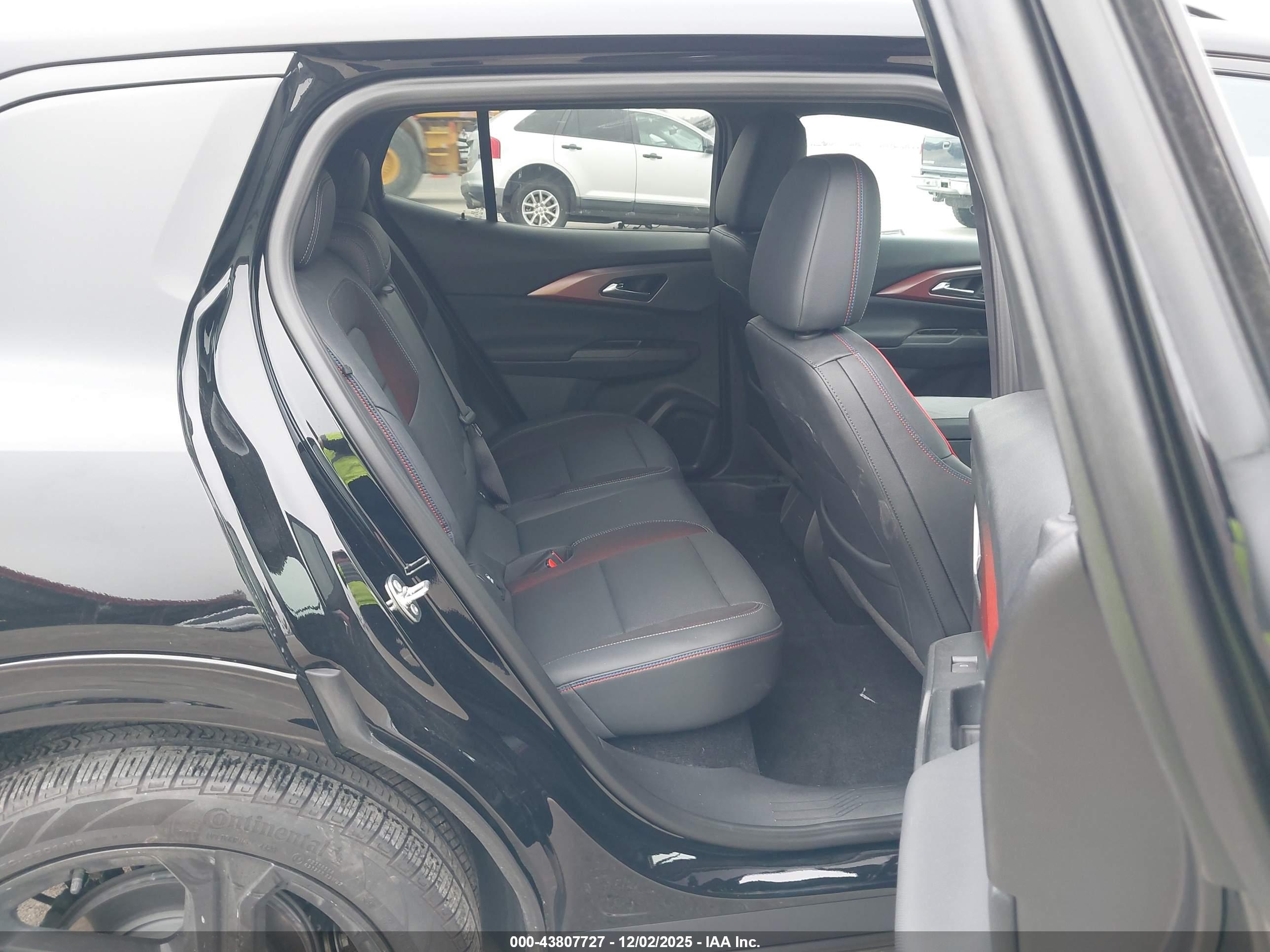 CHEVROLET EQUINOX image 8
