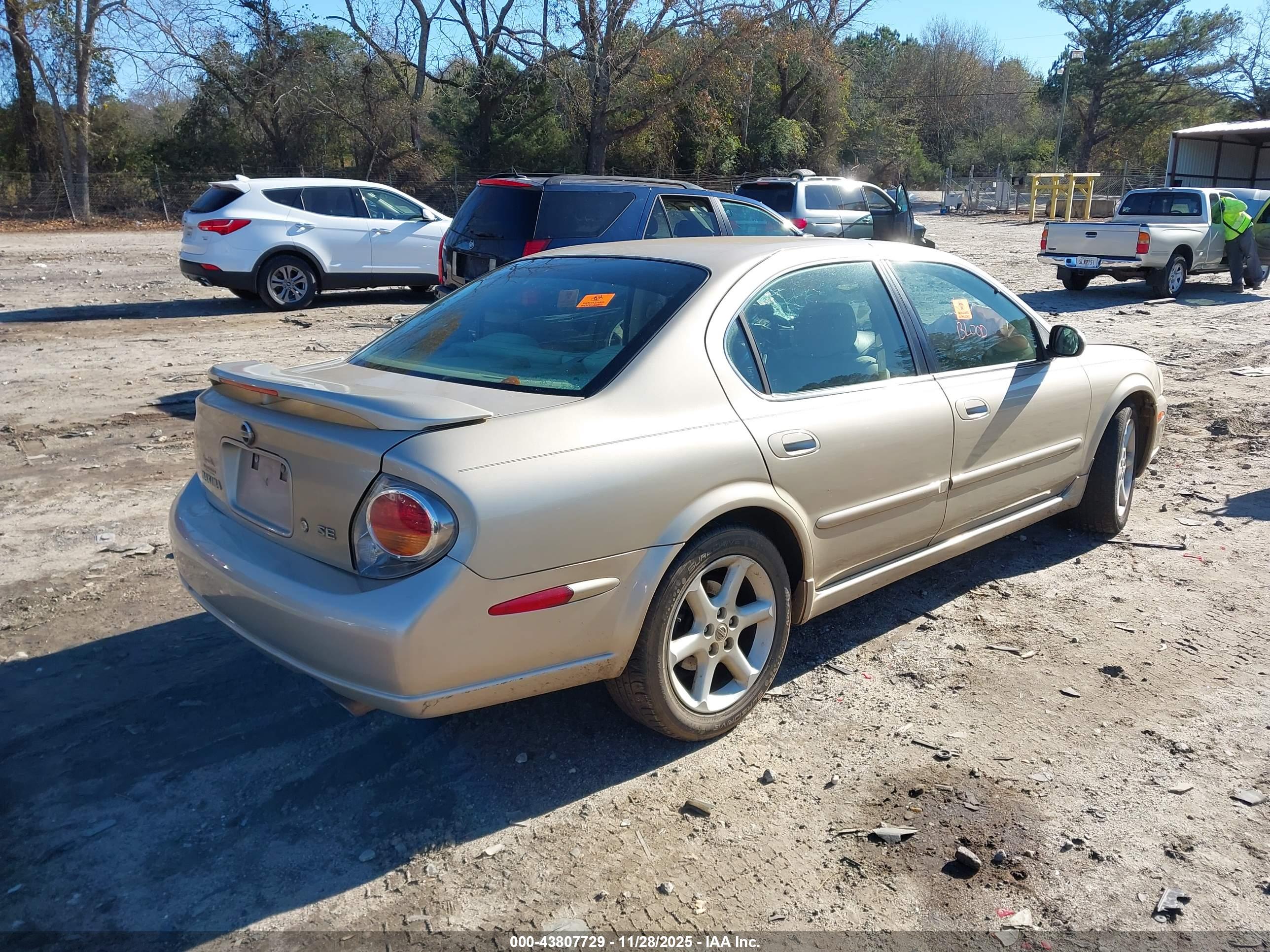 NISSAN MAXIMA image 4