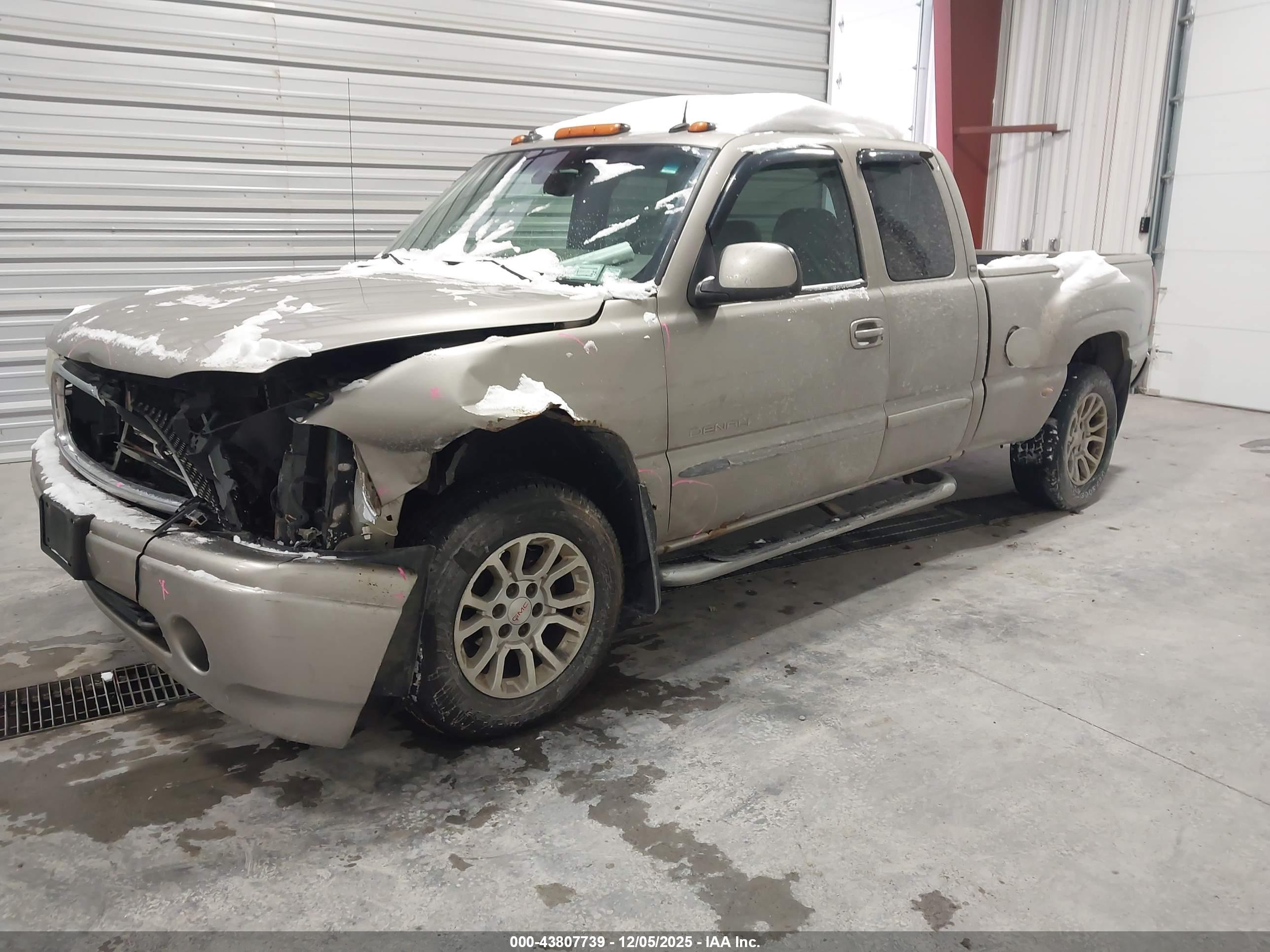 GMC SIERRA image 2