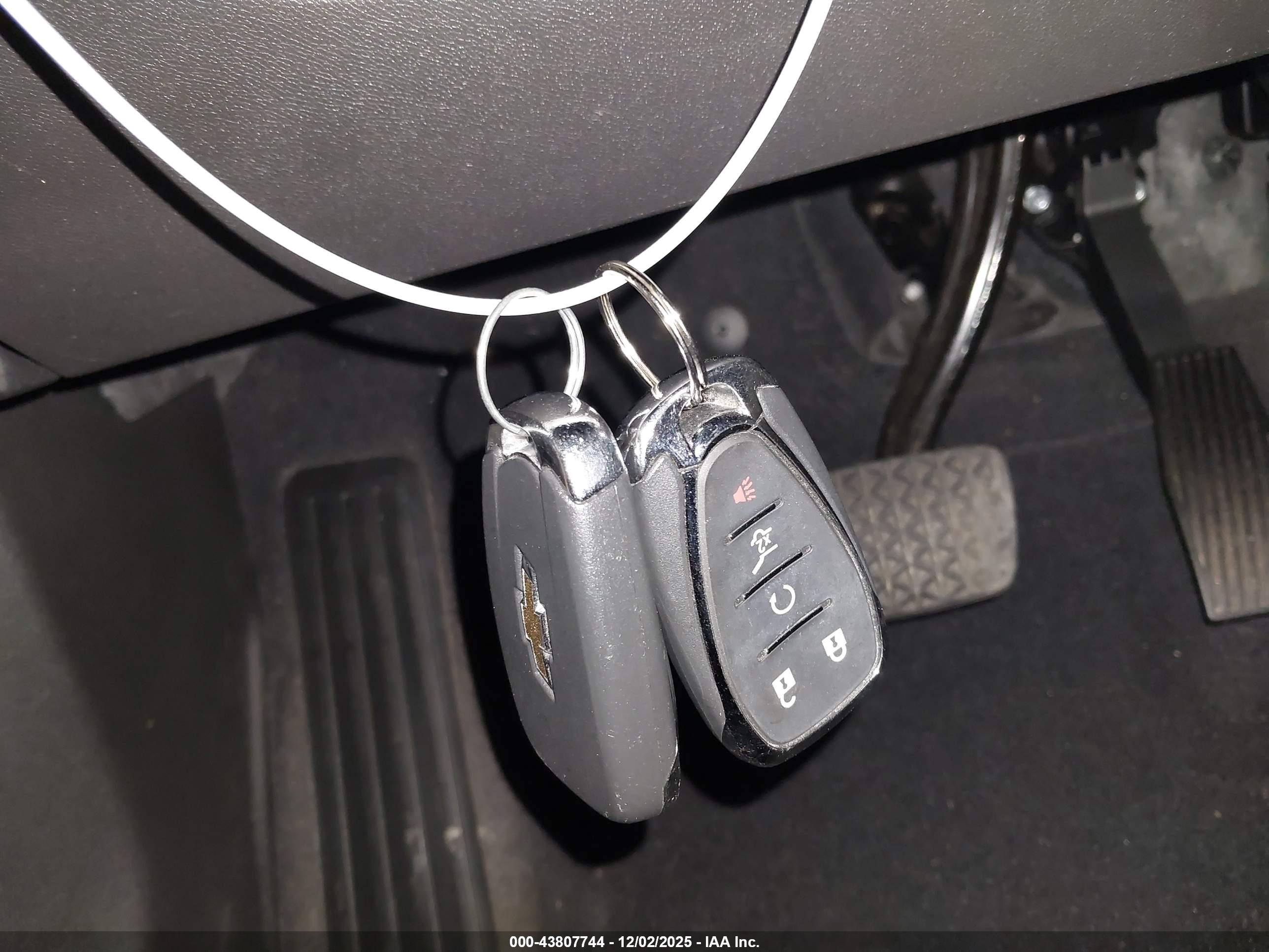 CHEVROLET EQUINOX image 11