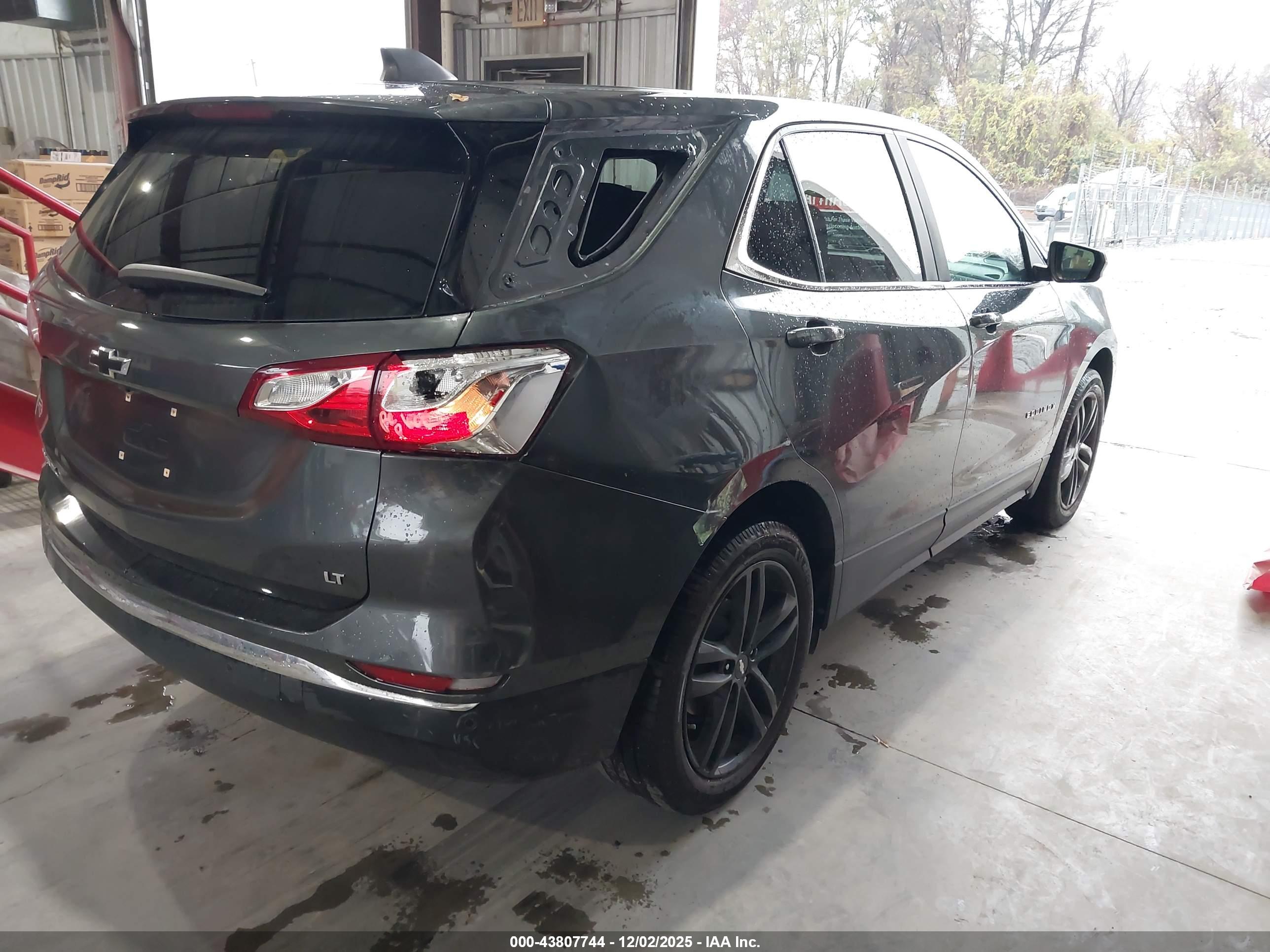 CHEVROLET EQUINOX image 4