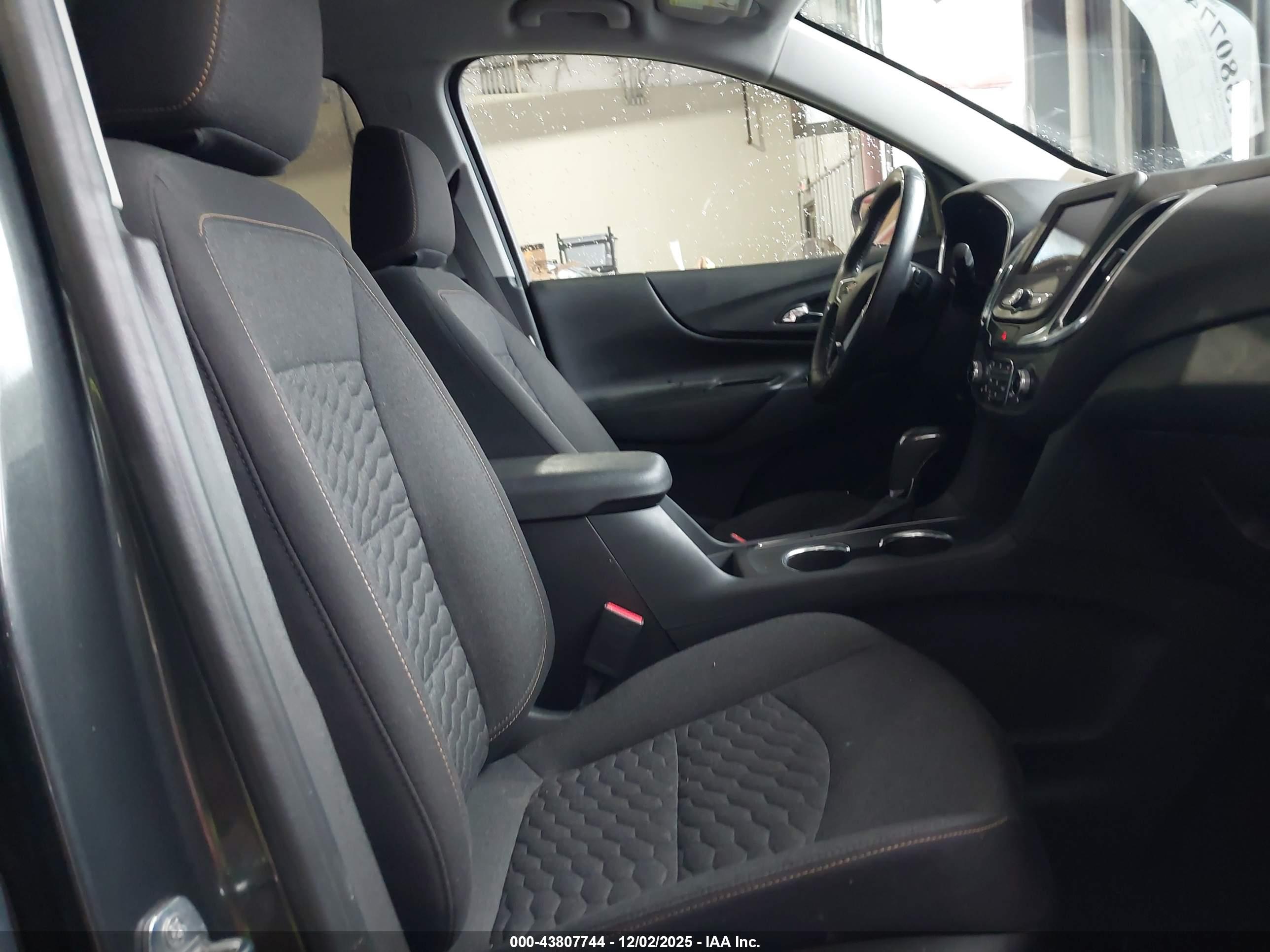 CHEVROLET EQUINOX image 5