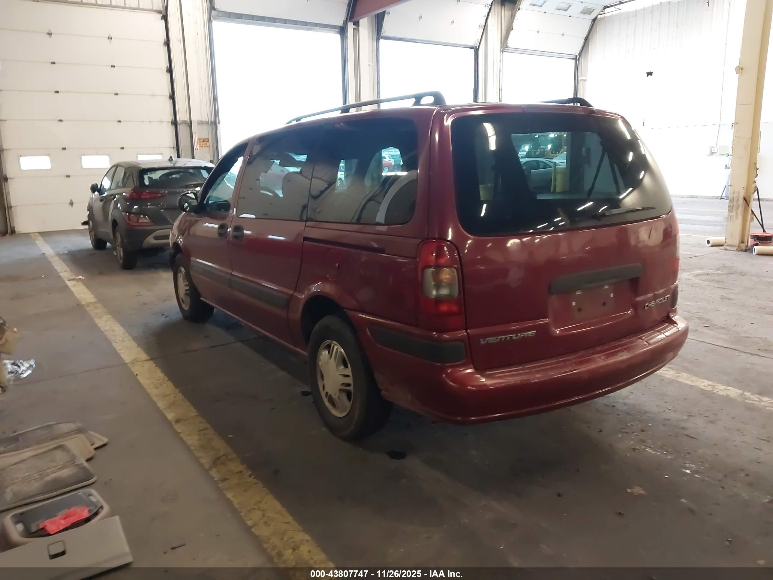 CHEVROLET VENTURE image 3