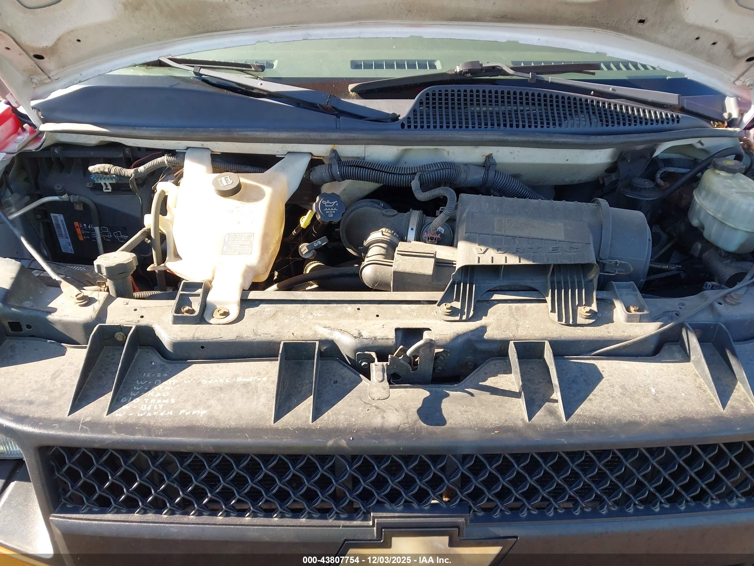 CHEVROLET EXPRESS image 10