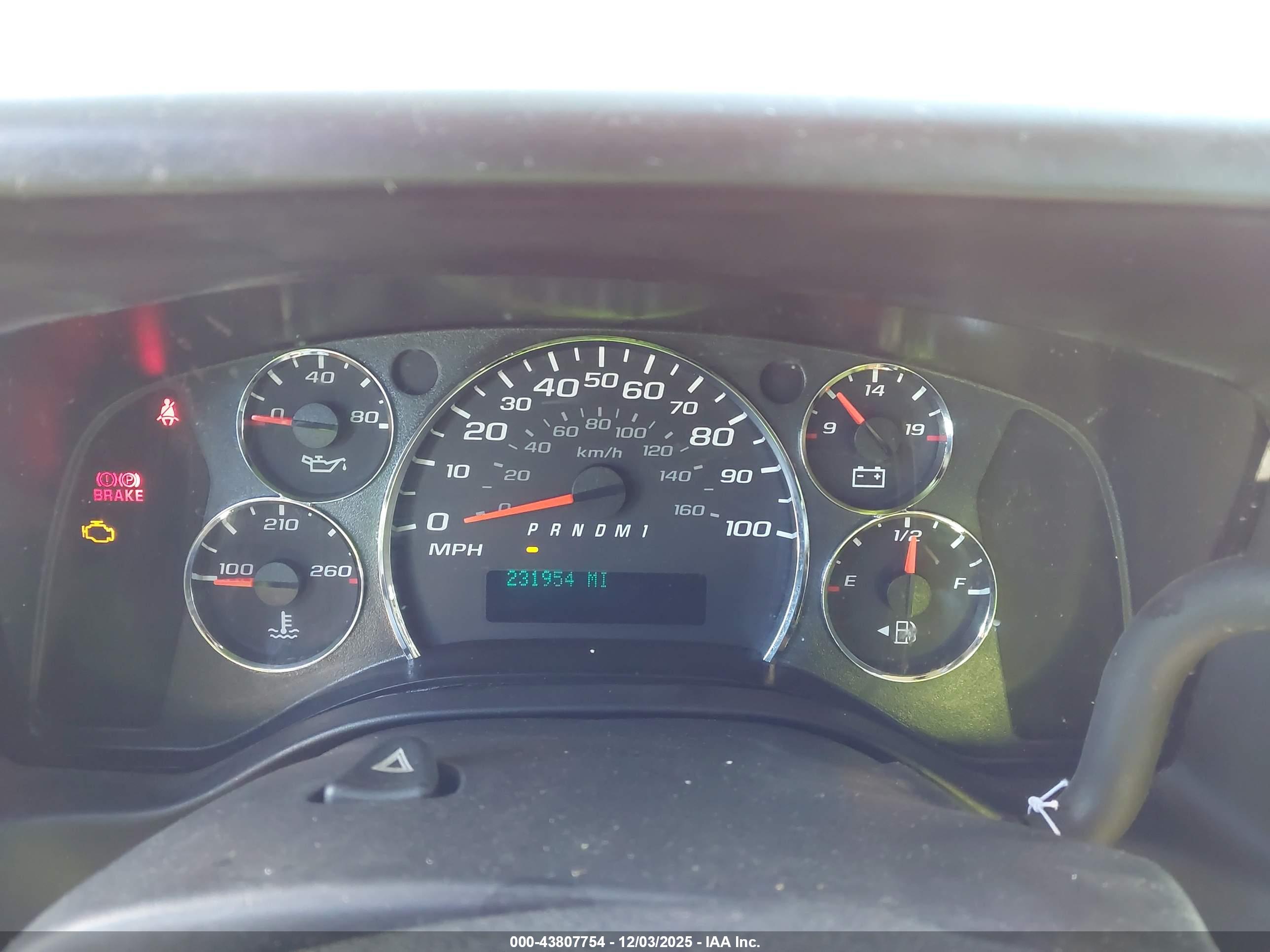 CHEVROLET EXPRESS image 7