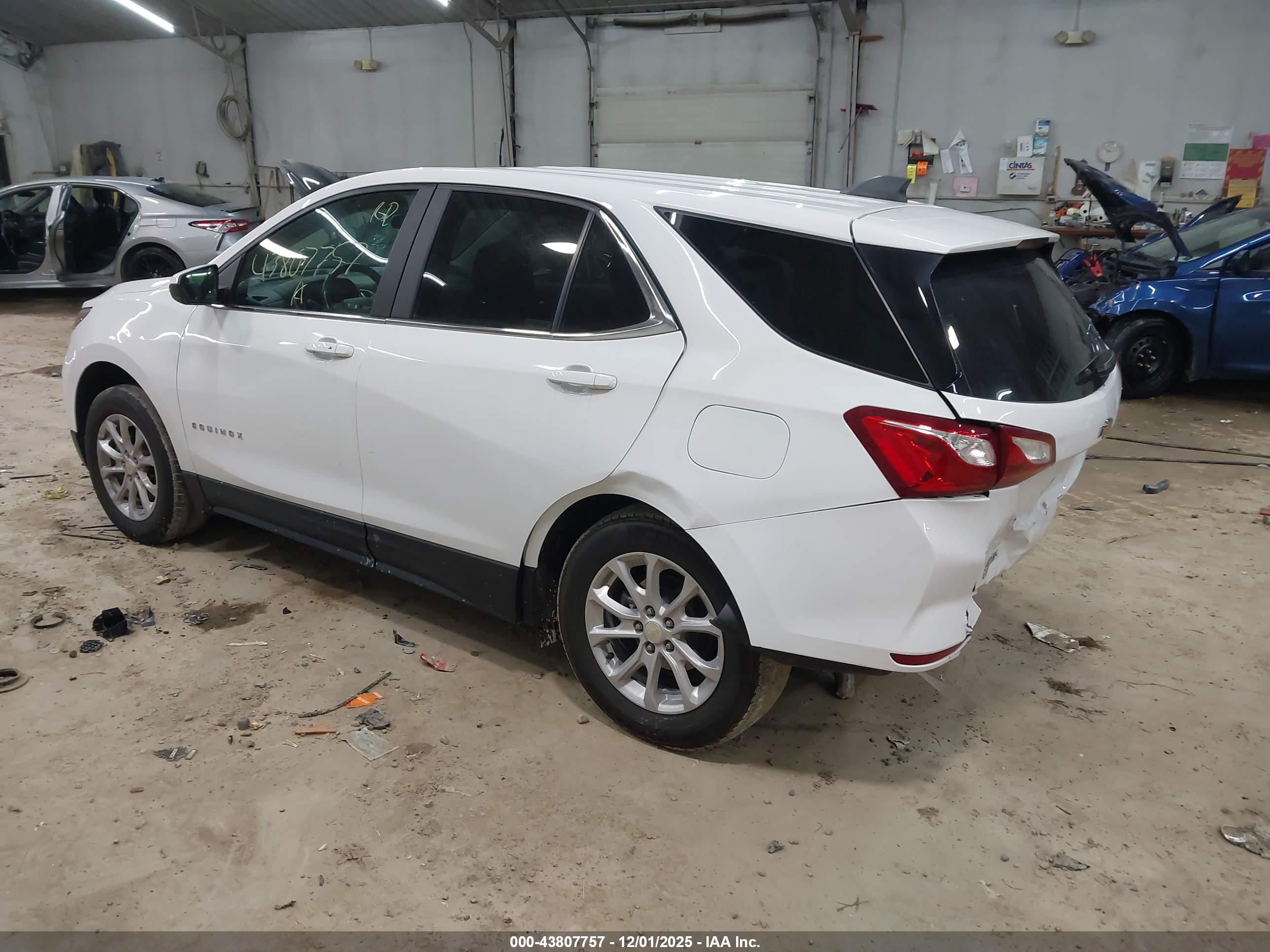 CHEVROLET EQUINOX image 3
