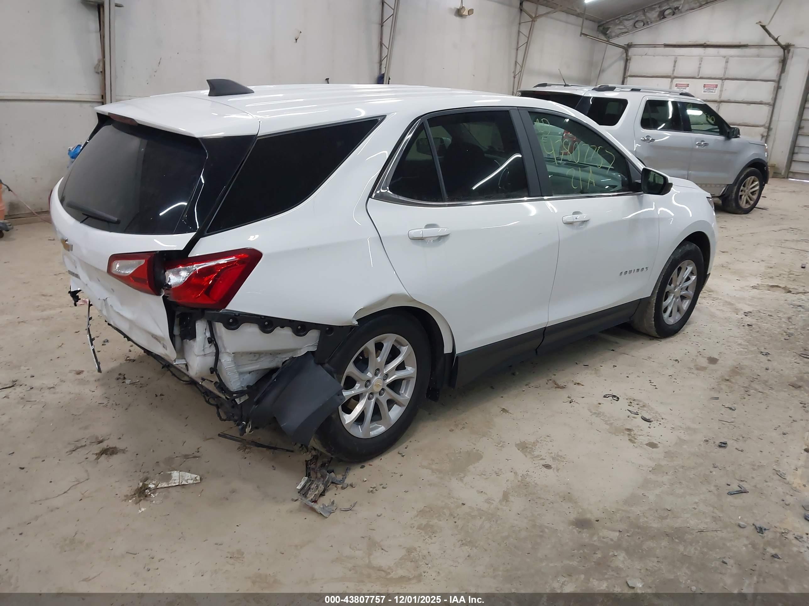 CHEVROLET EQUINOX image 4
