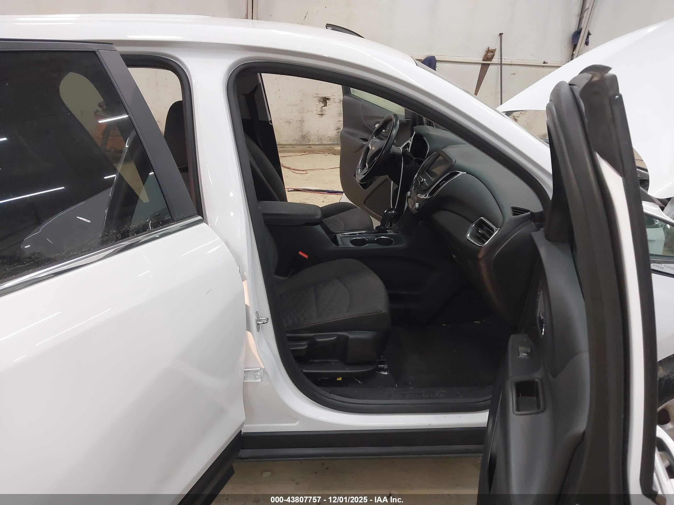 CHEVROLET EQUINOX image 5