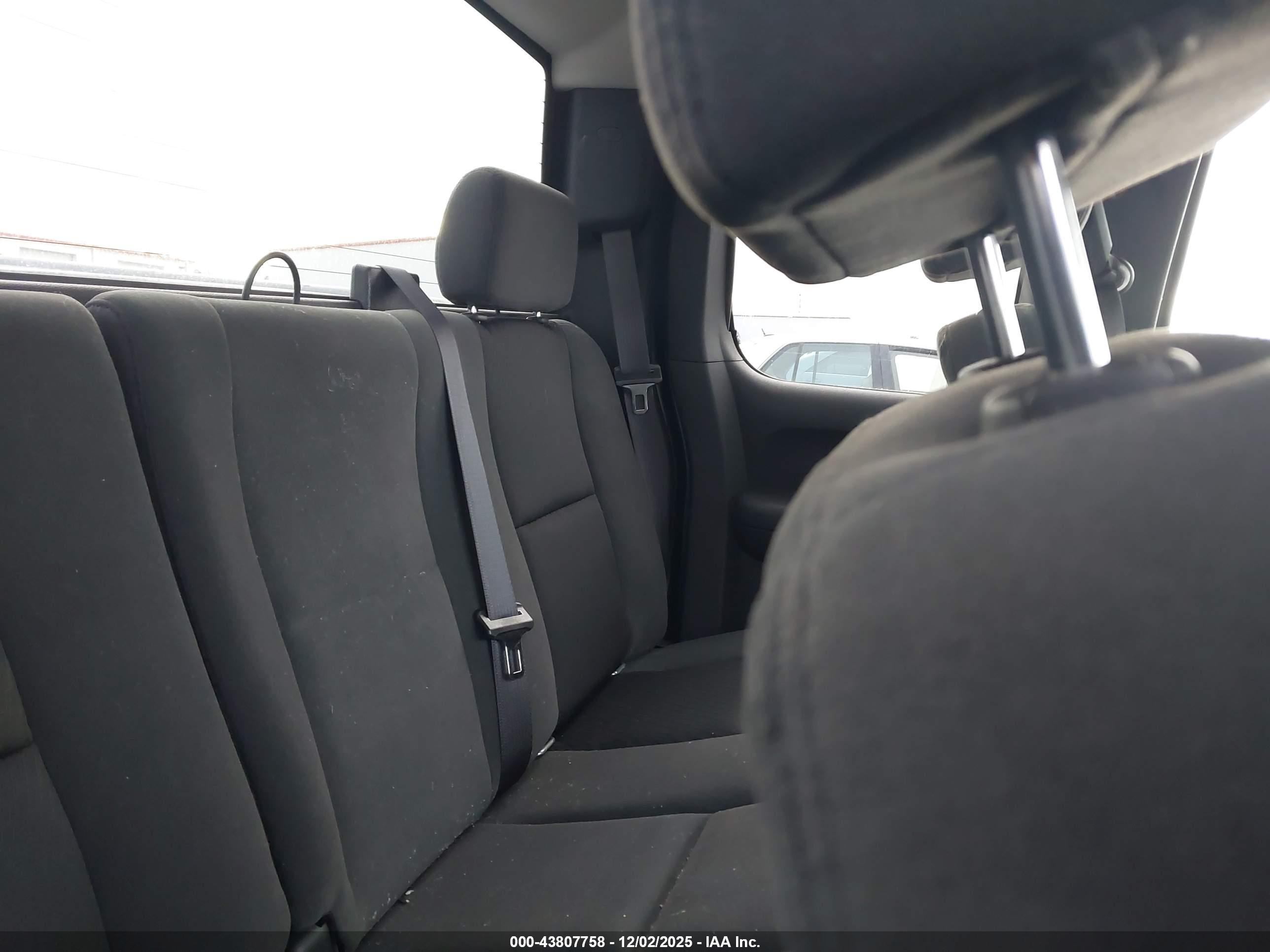 CHEVROLET SILVERADO image 8