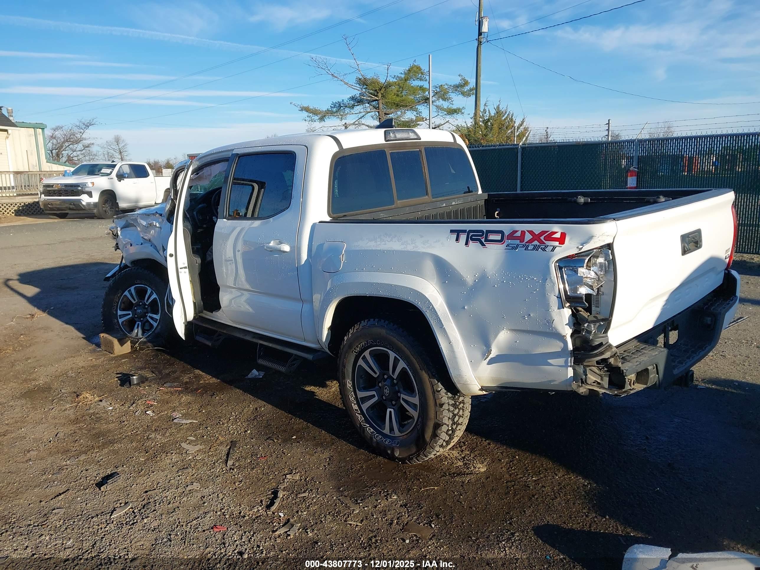 TOYOTA TACOMA image 3
